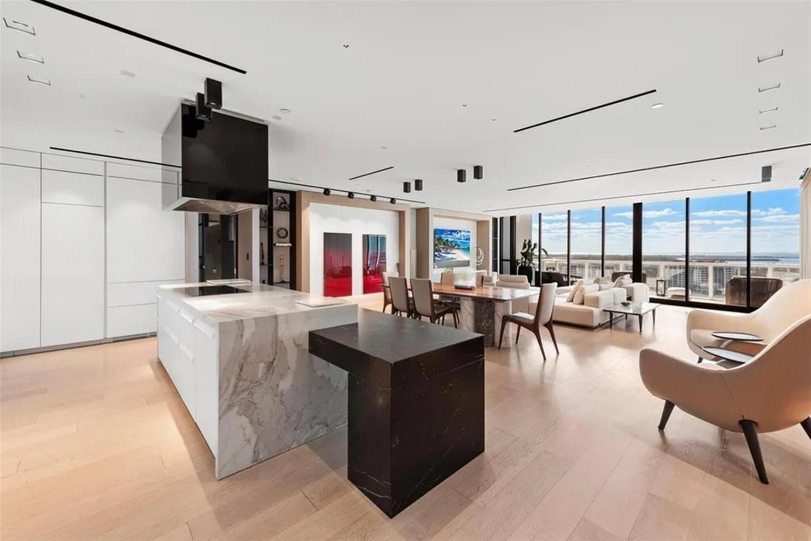 Apartment Exquisite Double-unit With Oceanfront Views *