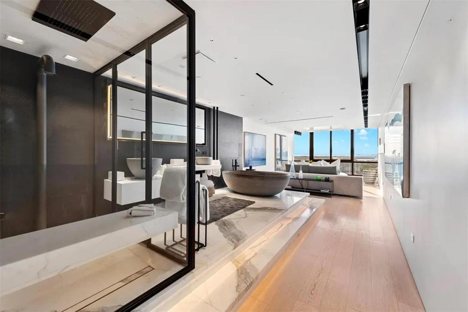 Apartment Exquisite Double-unit With Oceanfront Views