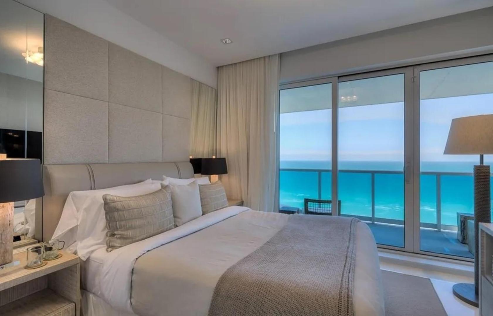 Apartment Modern 4-bedroom Oceanfront Miami Beach