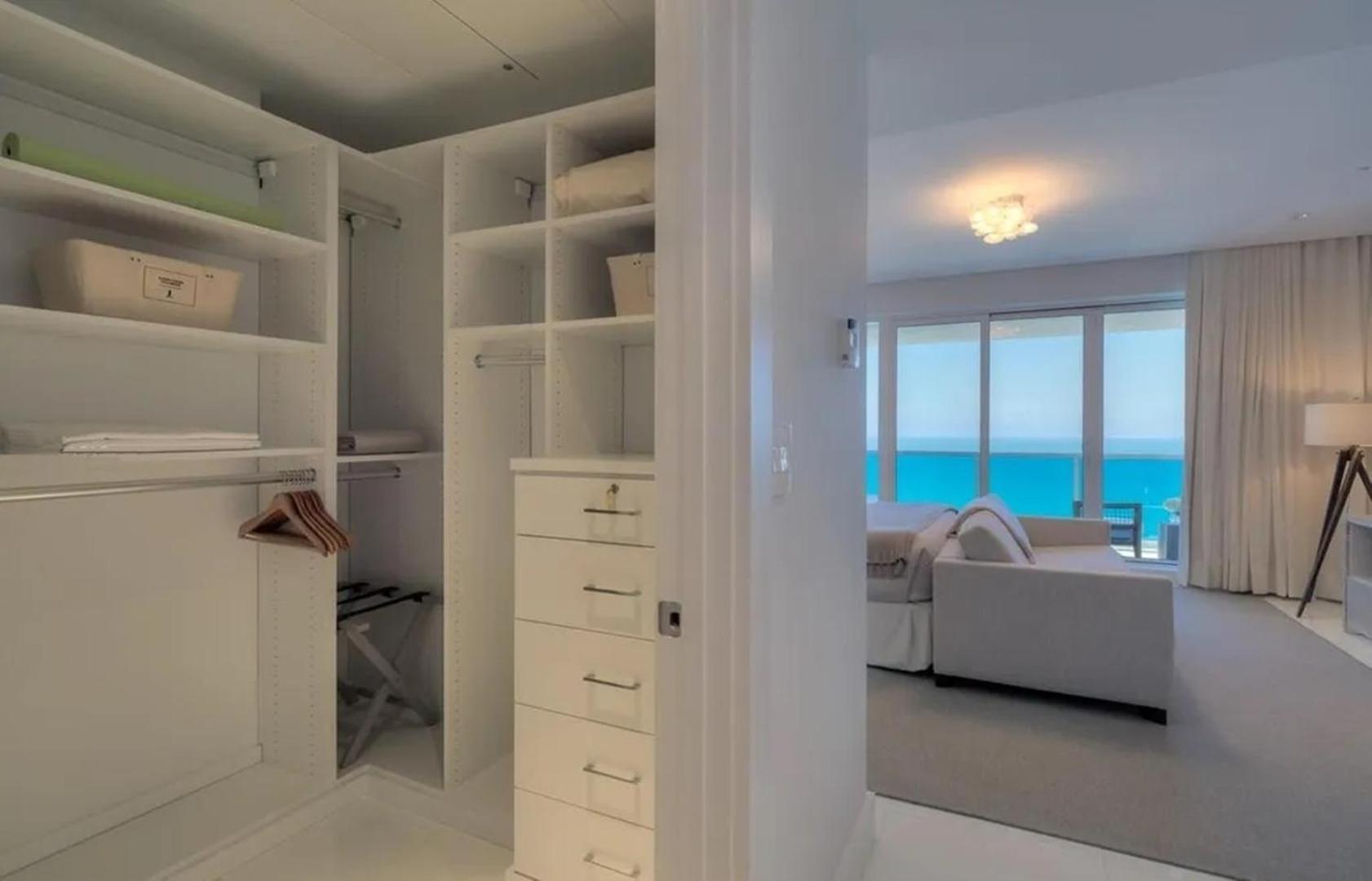 Modern 4-bedroom Oceanfront * Miami Beach