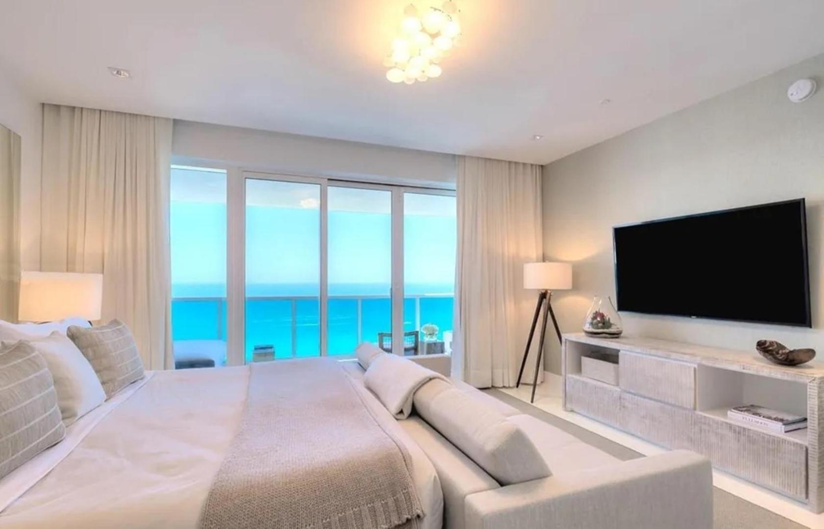 Apartment Modern 4-bedroom Oceanfront