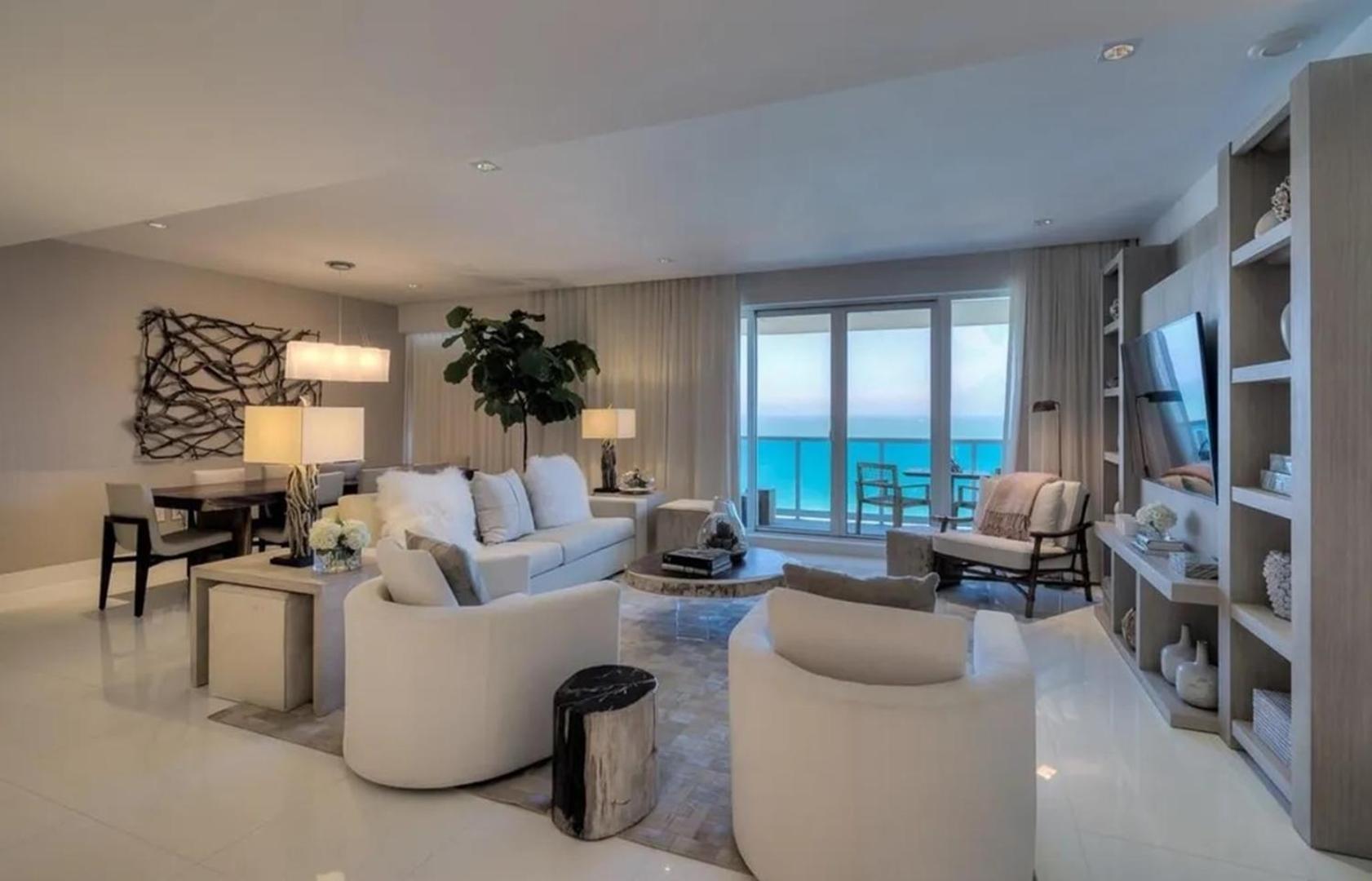 Modern 4-bedroom Oceanfront *