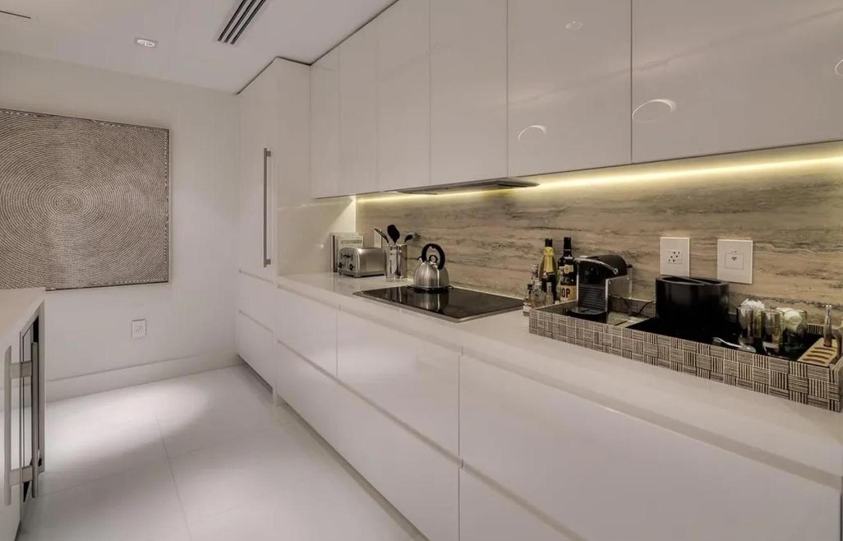 Modern 4-bedroom Oceanfront * Miami Beach