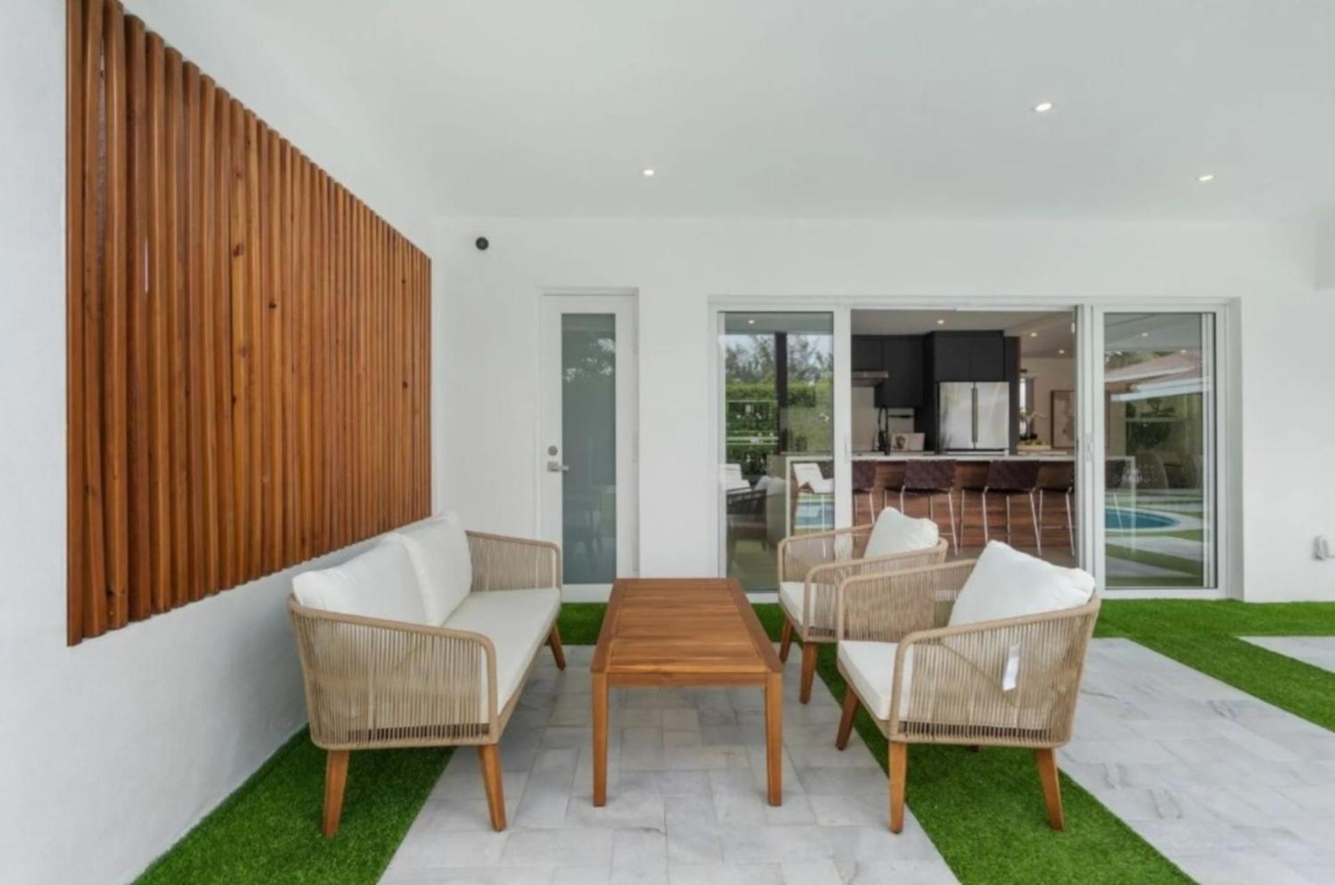 The New House In The Middle Of Miami Holiday home