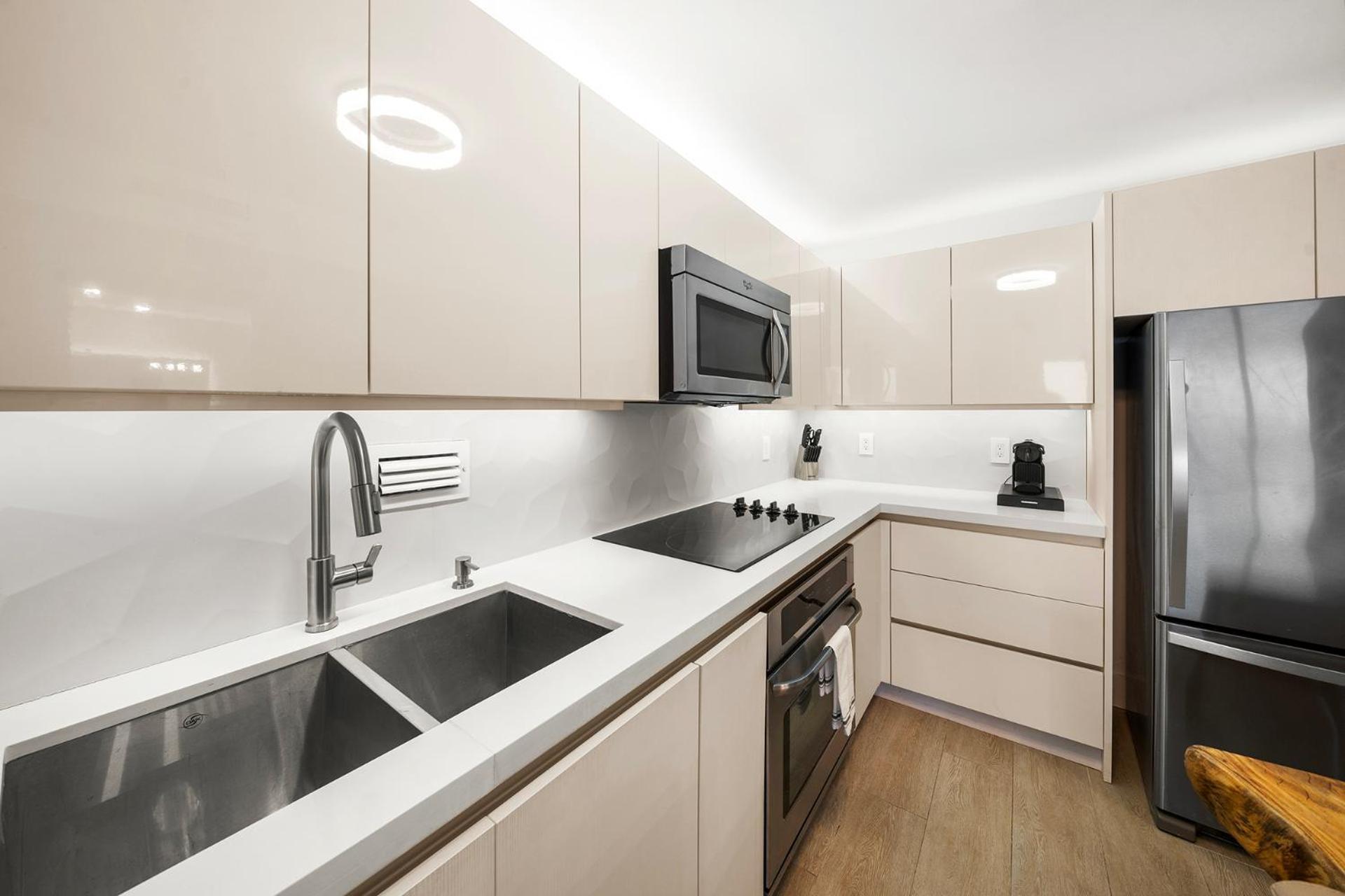 1 Bedroom Private At Roney Palace -1129 Apartment *