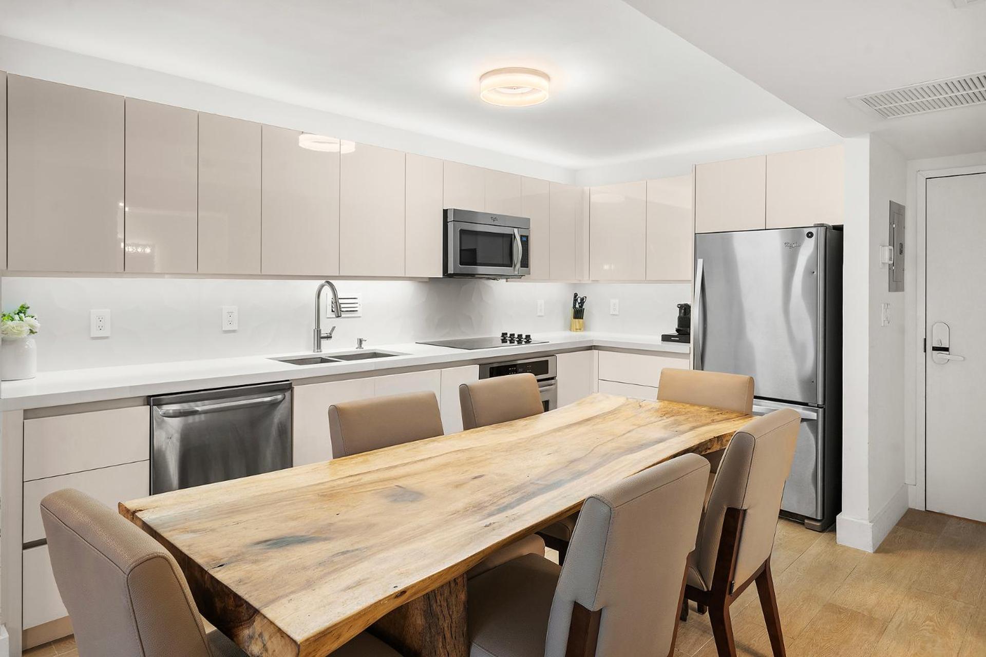 Apartment 1 Bedroom Private At Roney Palace -1129 *