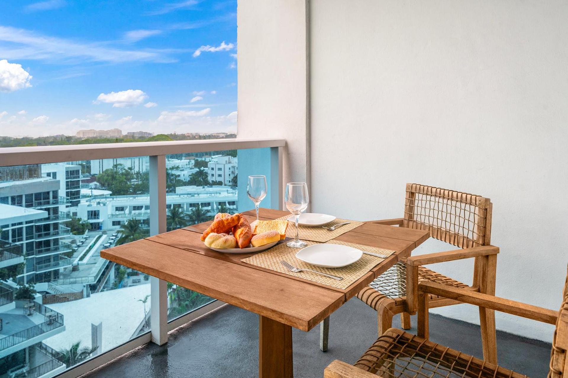 1 Bedroom Private At Roney Palace -1129 * Miami Beach