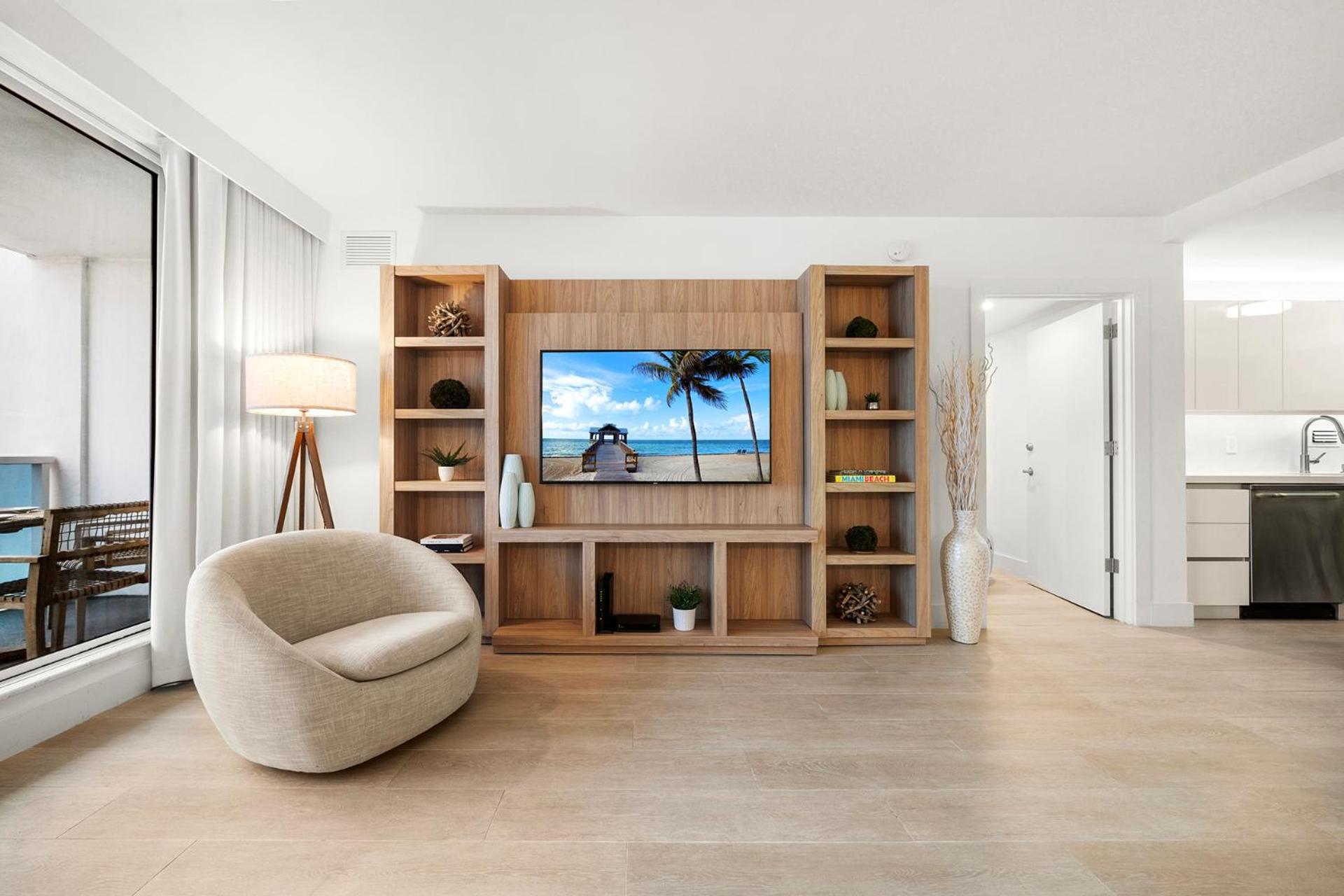 1 Bedroom Private At Roney Palace -1129 Miami Beach