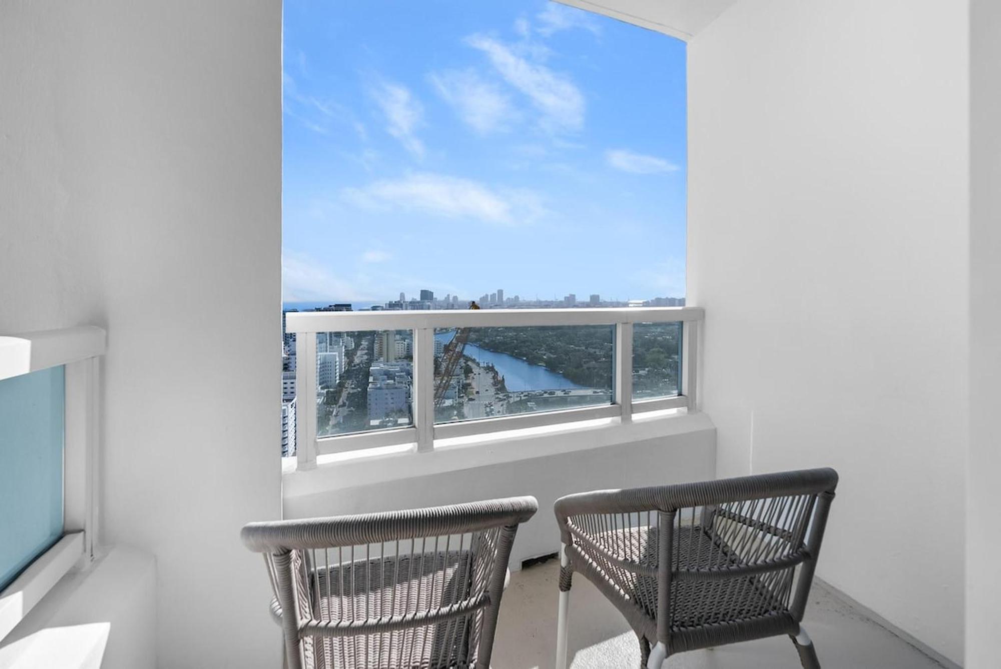 Resort Fb Miami Tresor Private Luxury Miami Beach