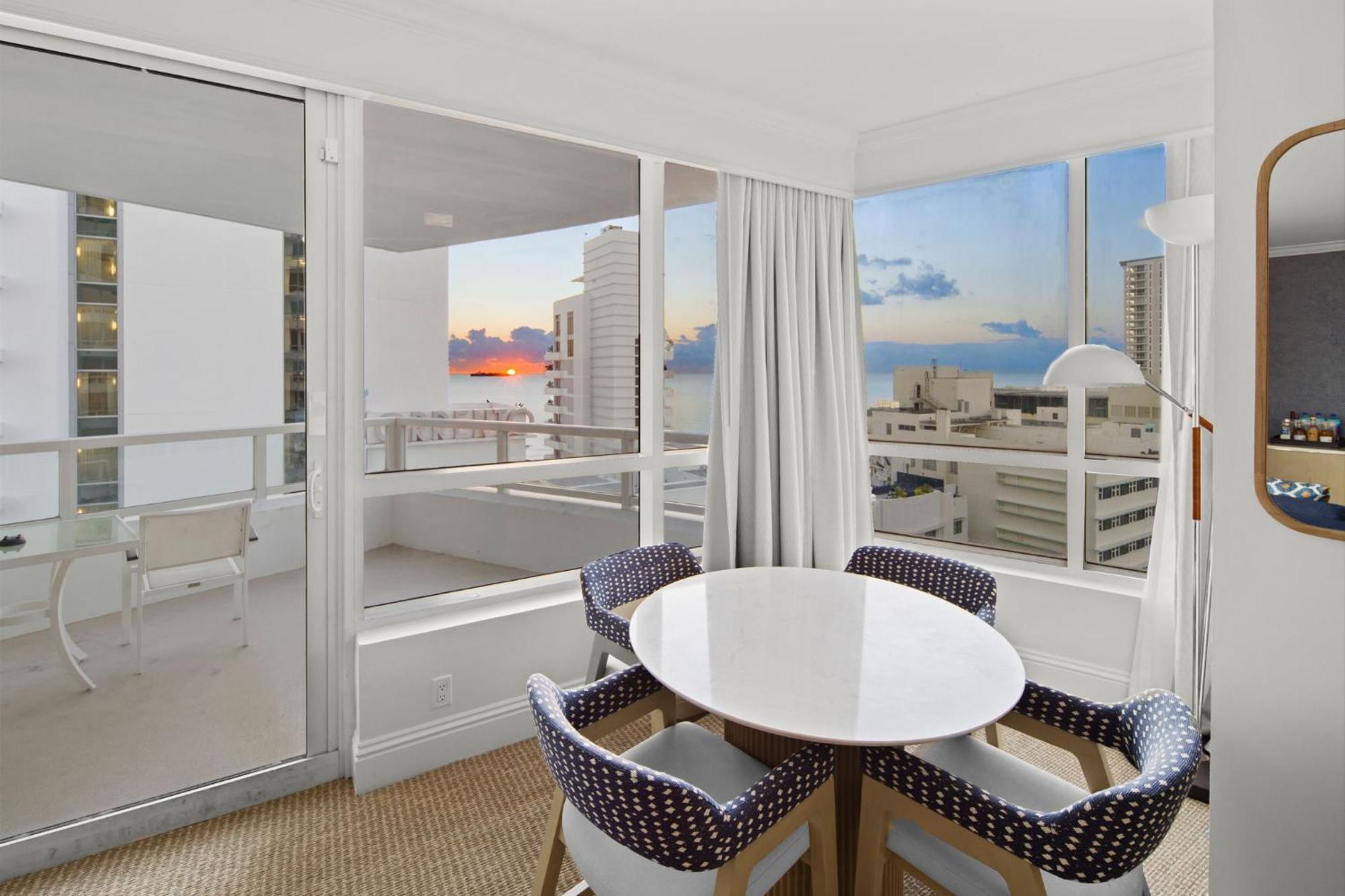 Apartment Fontainebleau Ocean View Fits 6! 1 Bed/2 Ba Miami Beach