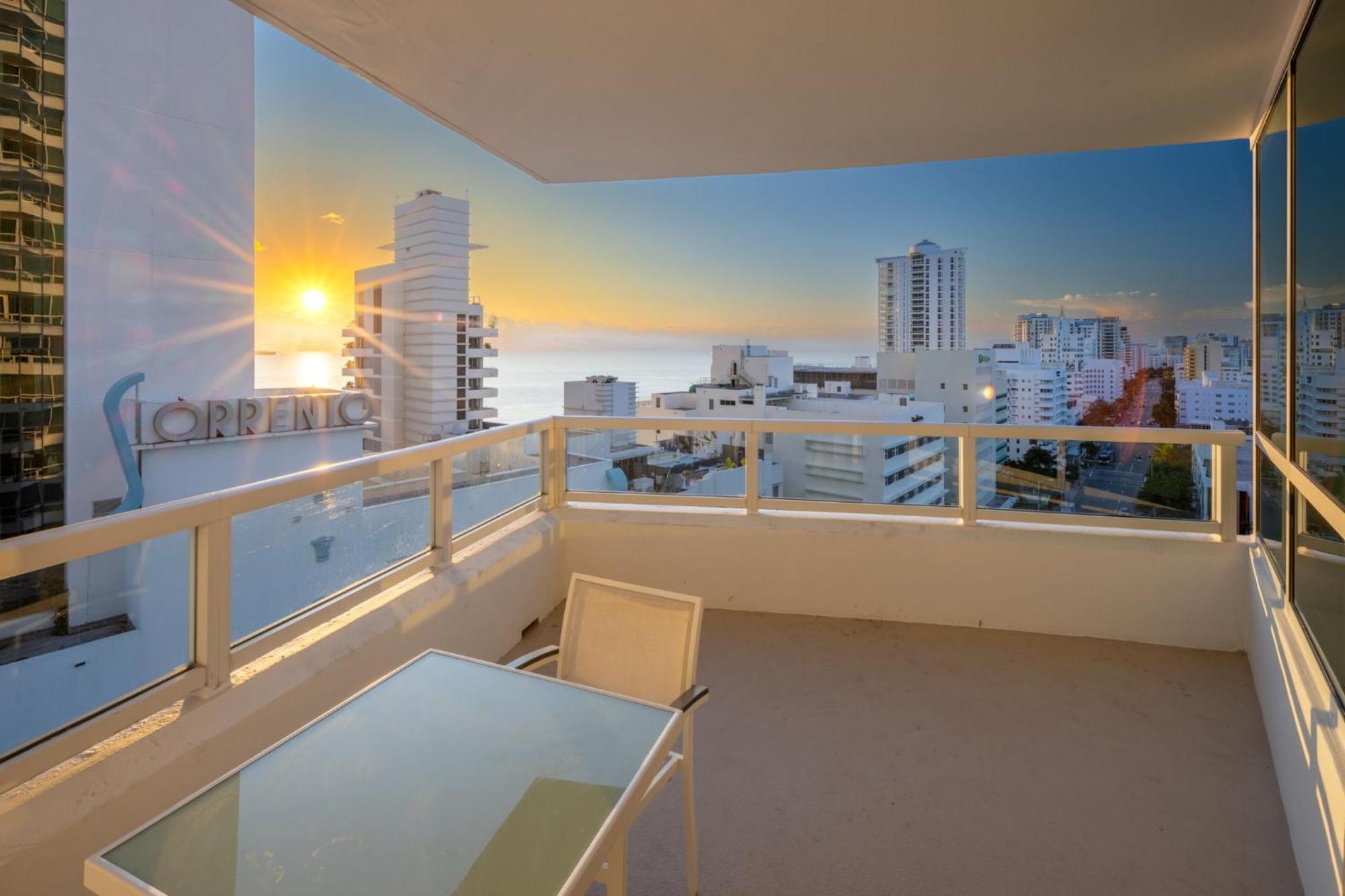 Fontainebleau Ocean View Fits 6! 1 Bed/2 Ba * Miami Beach