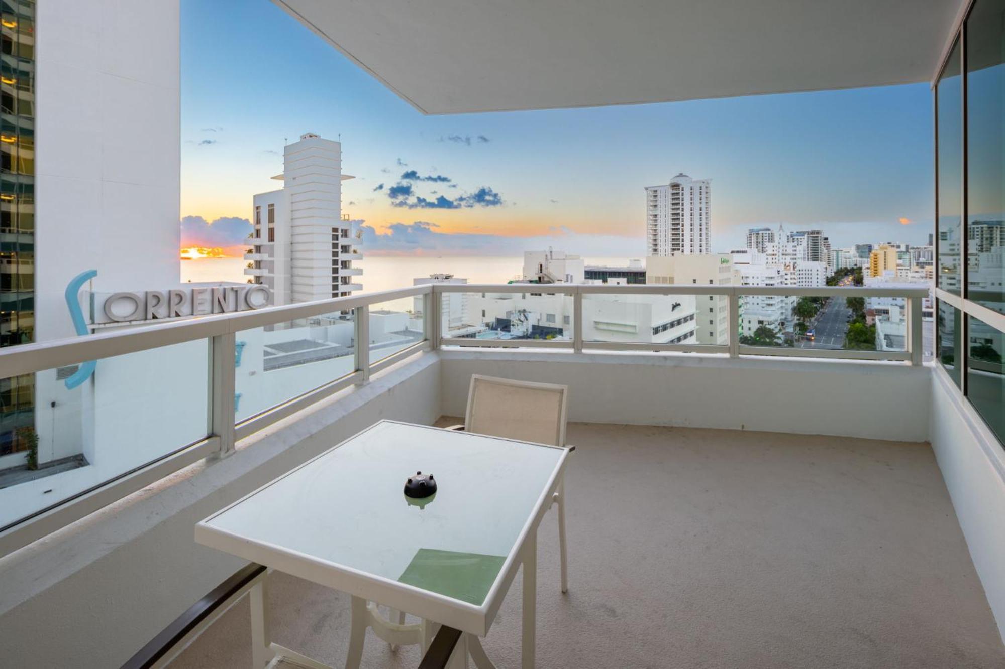 Fontainebleau Ocean View Fits 6! 1 Bed/2 Ba Apartment *