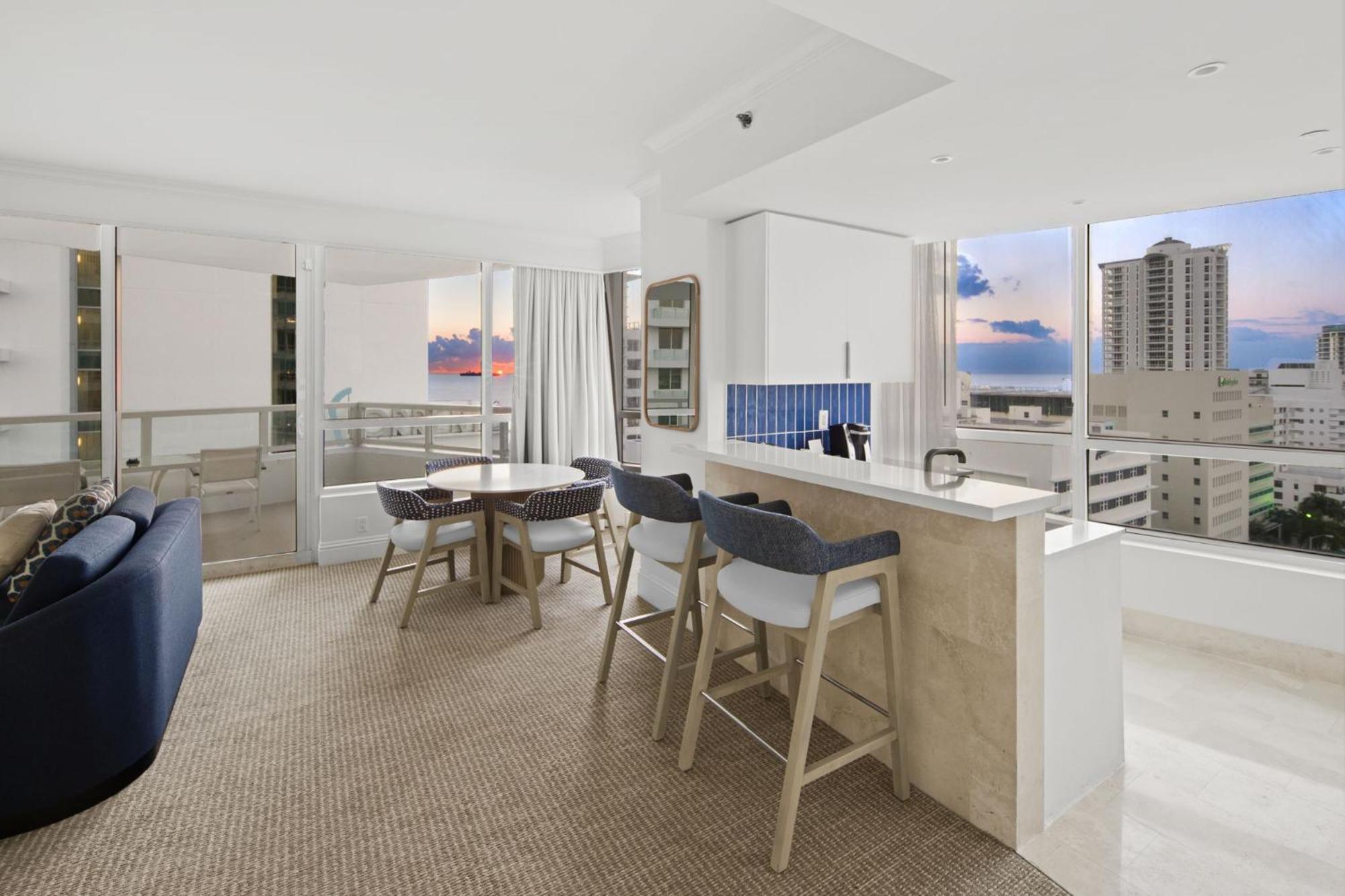 Fontainebleau Ocean View Fits 6! 1 Bed/2 Ba