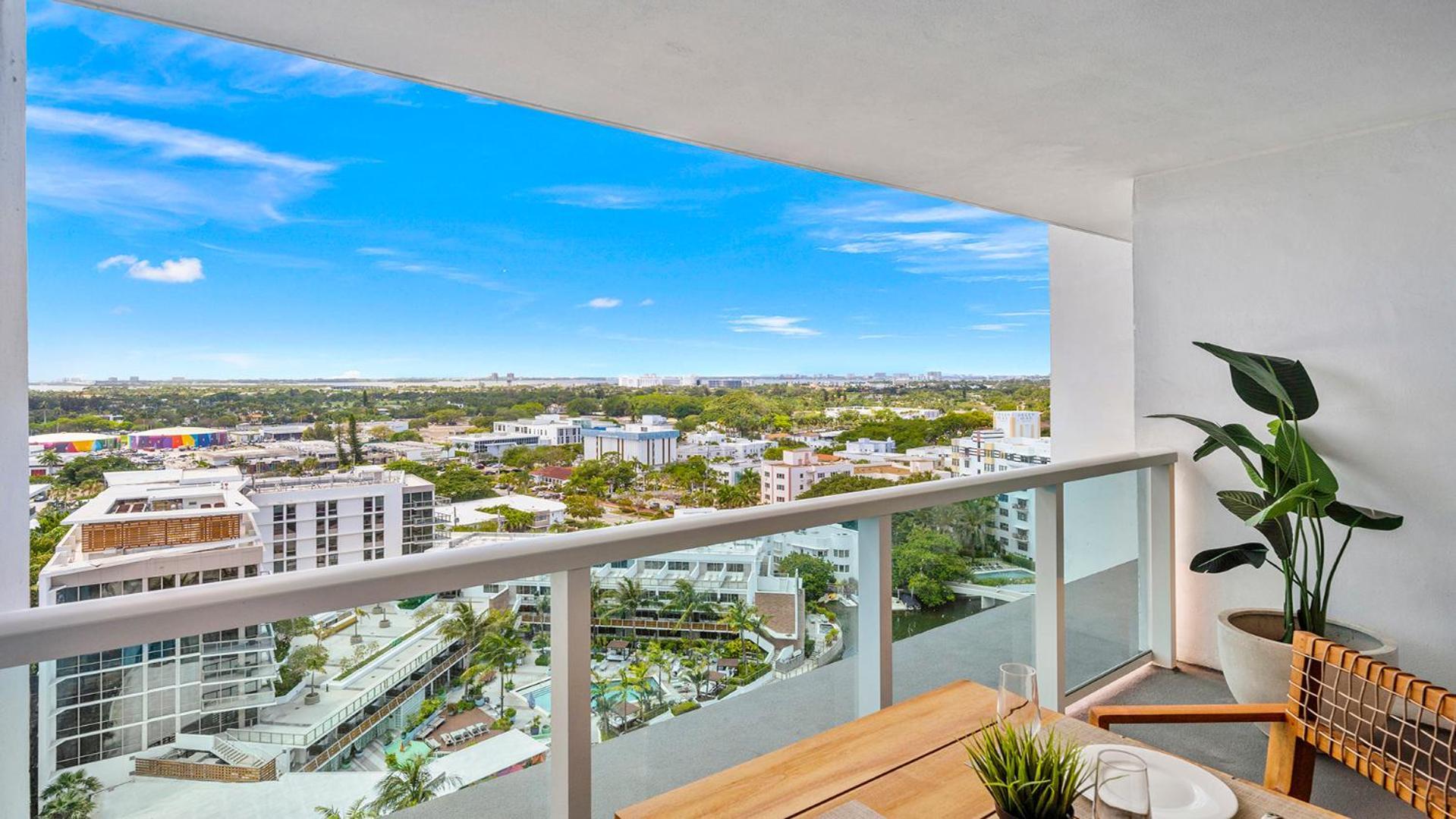 Luxurious Private At 1 & Homes - 1545 Miami Beach