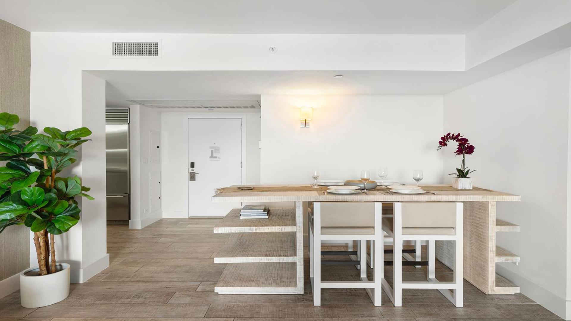 Luxurious Private At 1 & Homes - 1545 *