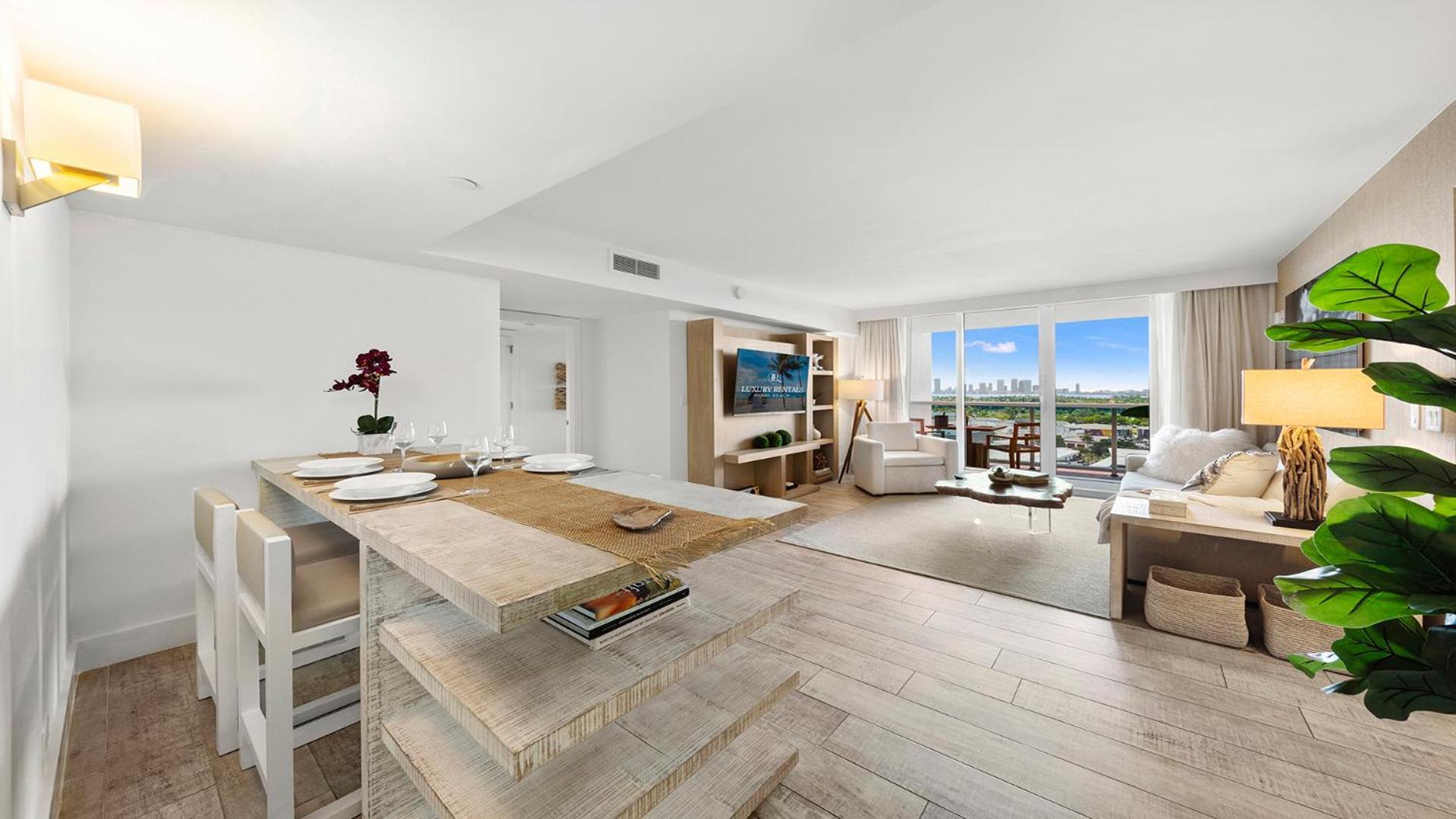 Luxurious Private At 1 & Homes - 1545 Miami Beach