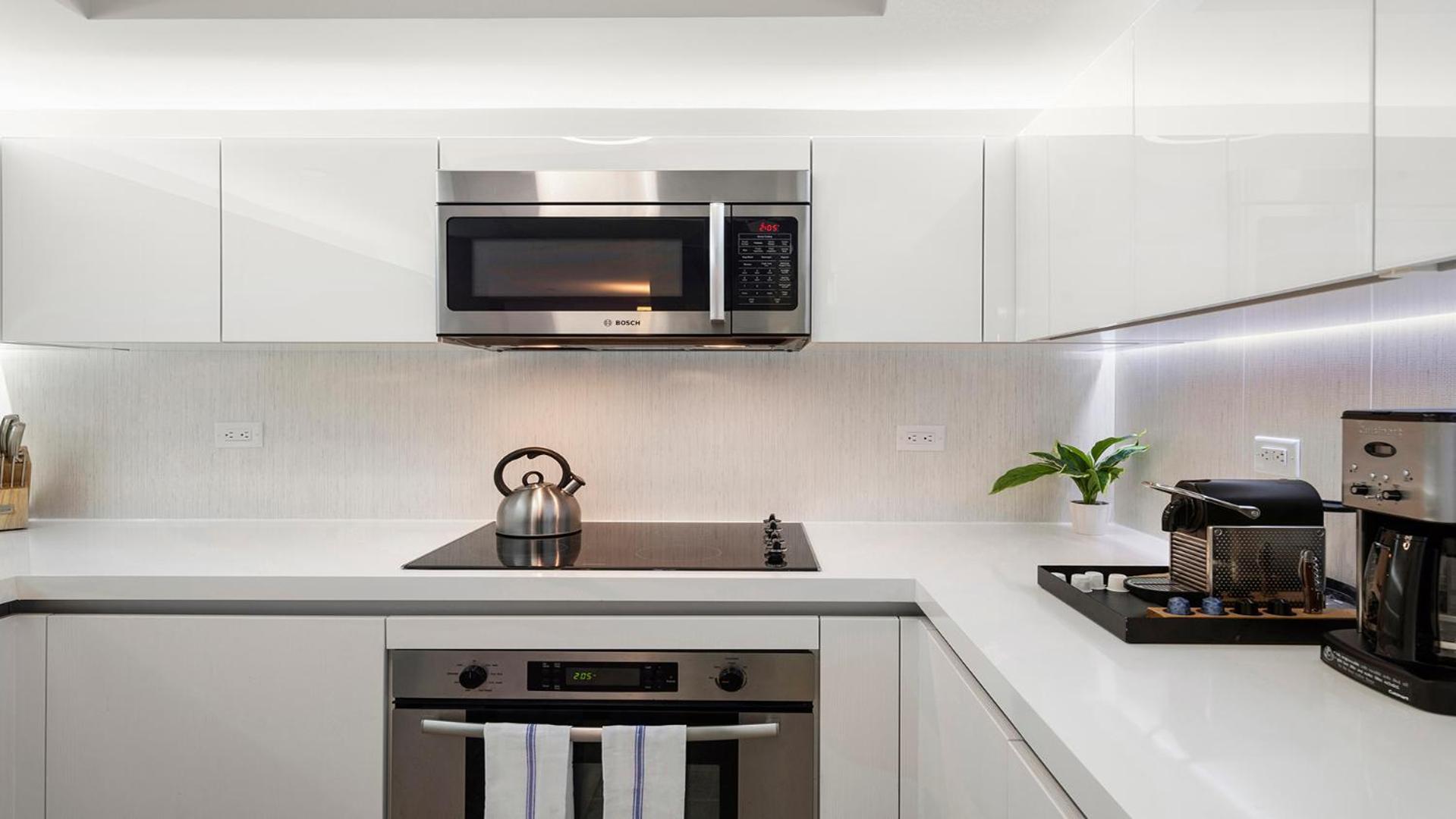 Luxurious Private At 1 & Homes - 1545 Apartment