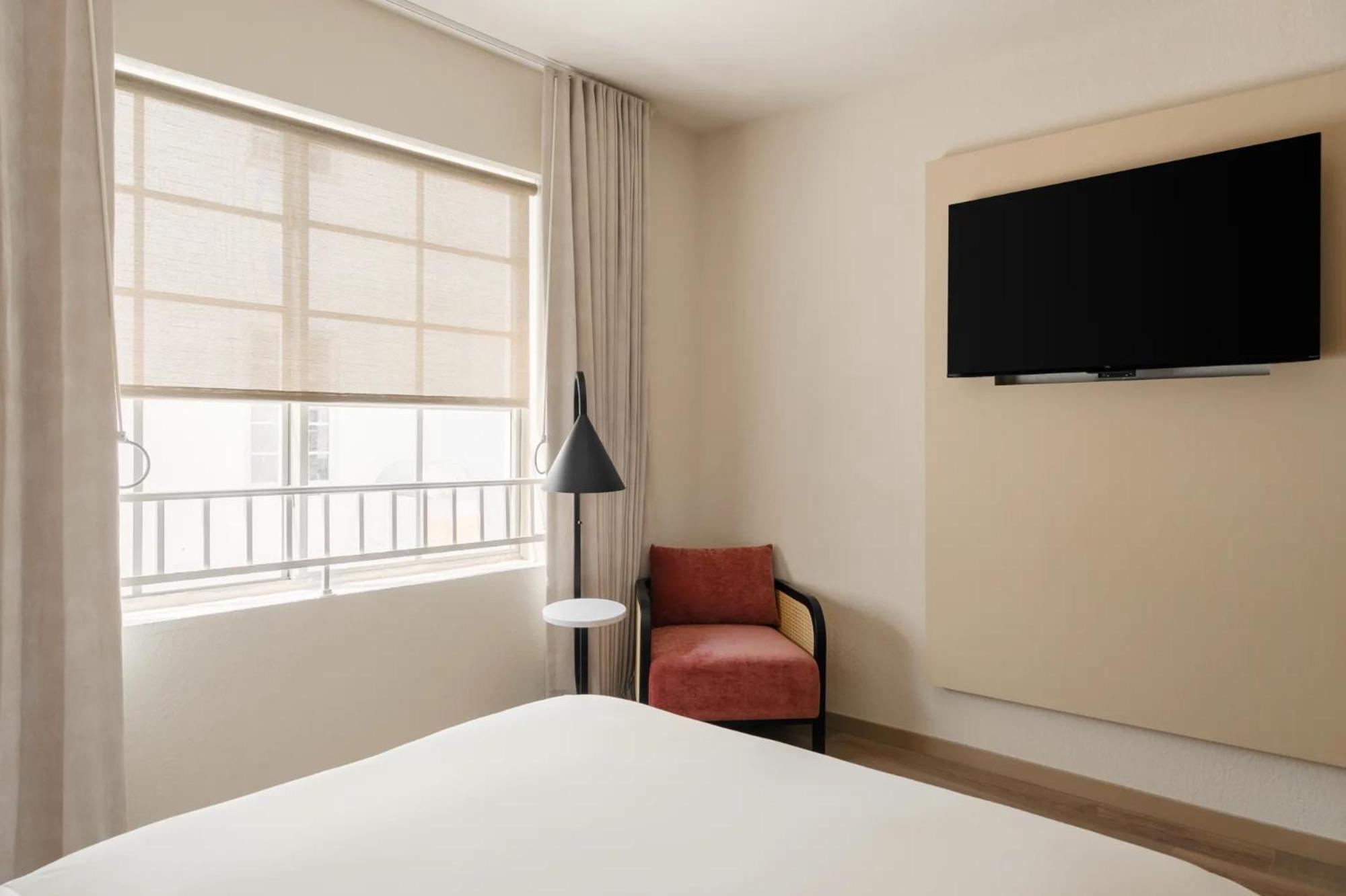 Hotel Found Miami 3*