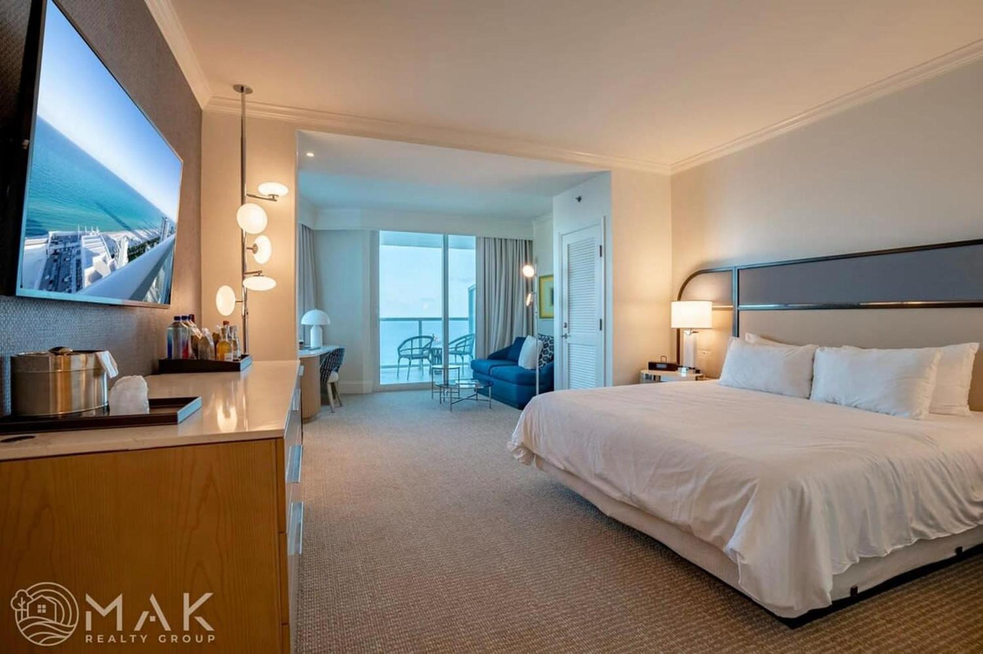Resort Fb Miami Tresor Private Luxury Miami Beach
