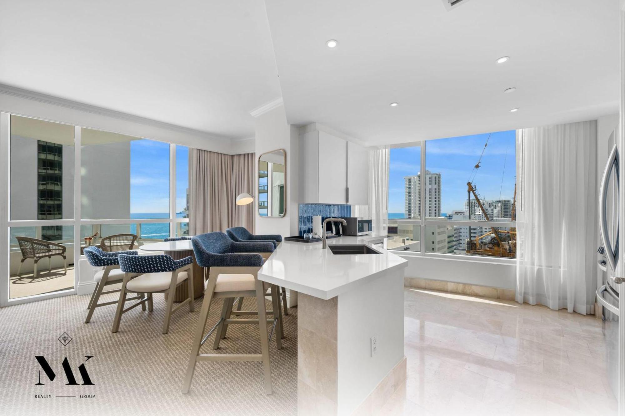 Resort Fb Miami Tresor Private Luxury Miami Beach