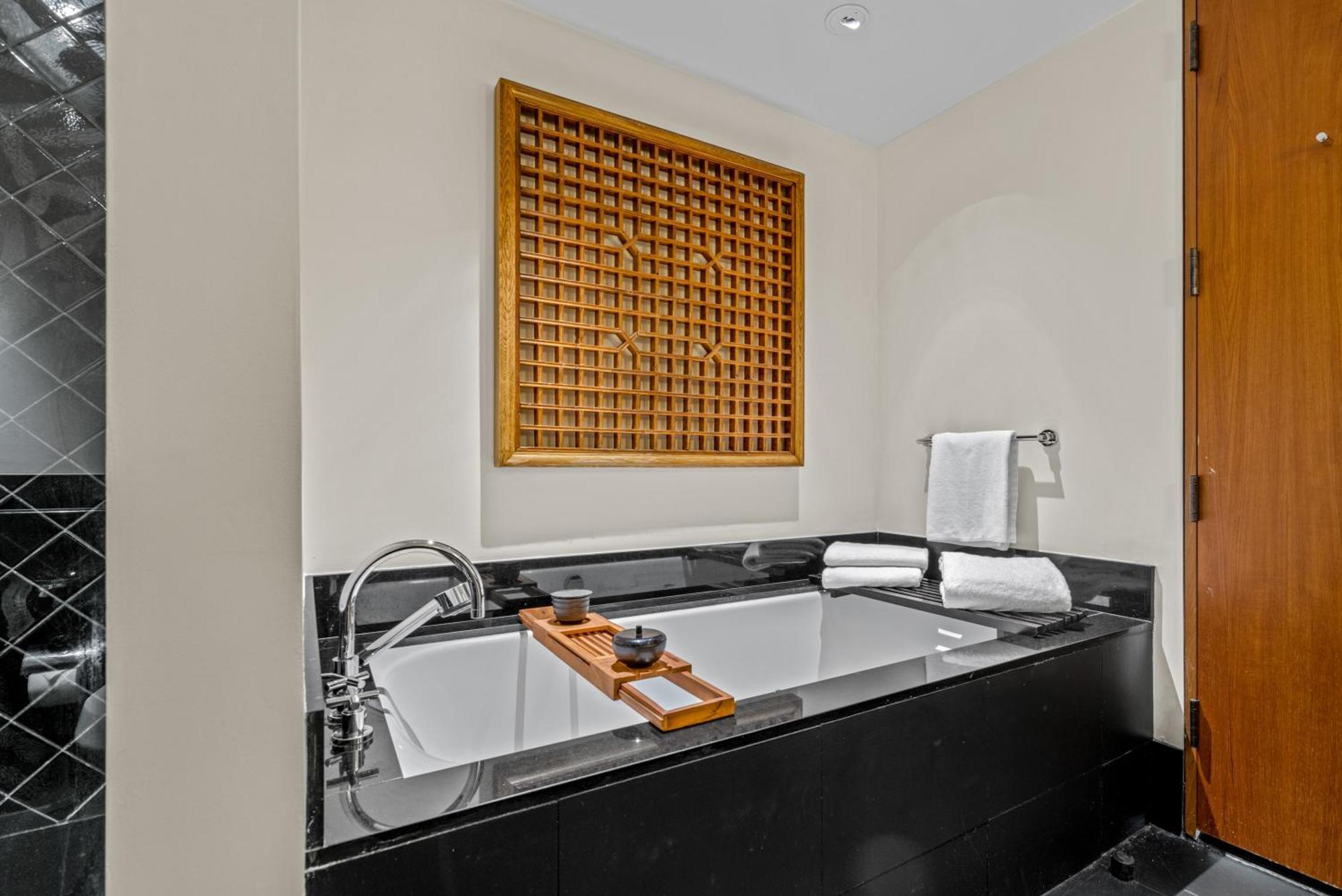 Oceanview Private At The Setai -1705 Miami Beach