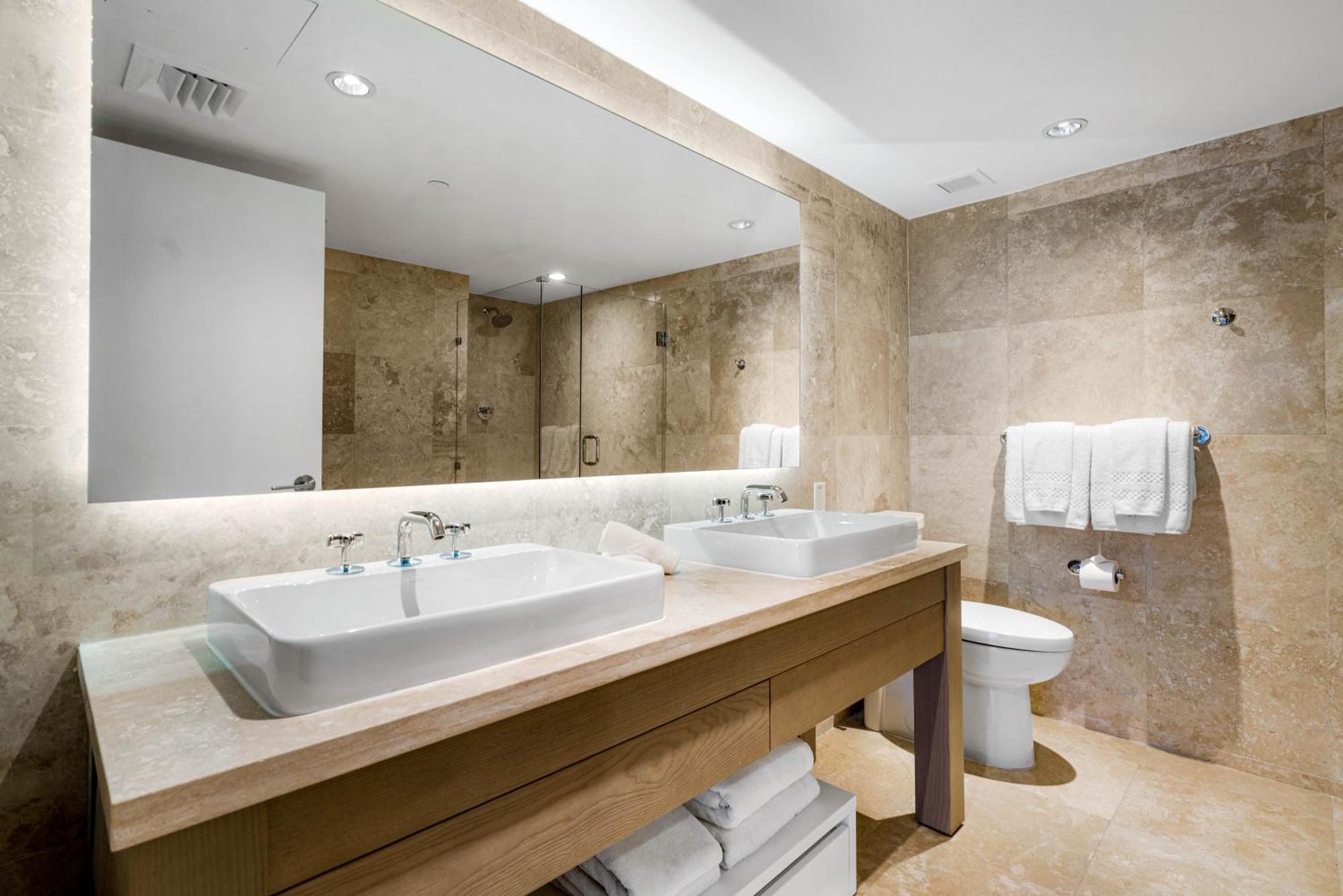 Oceanview Private At 1 & Homes -1115 *