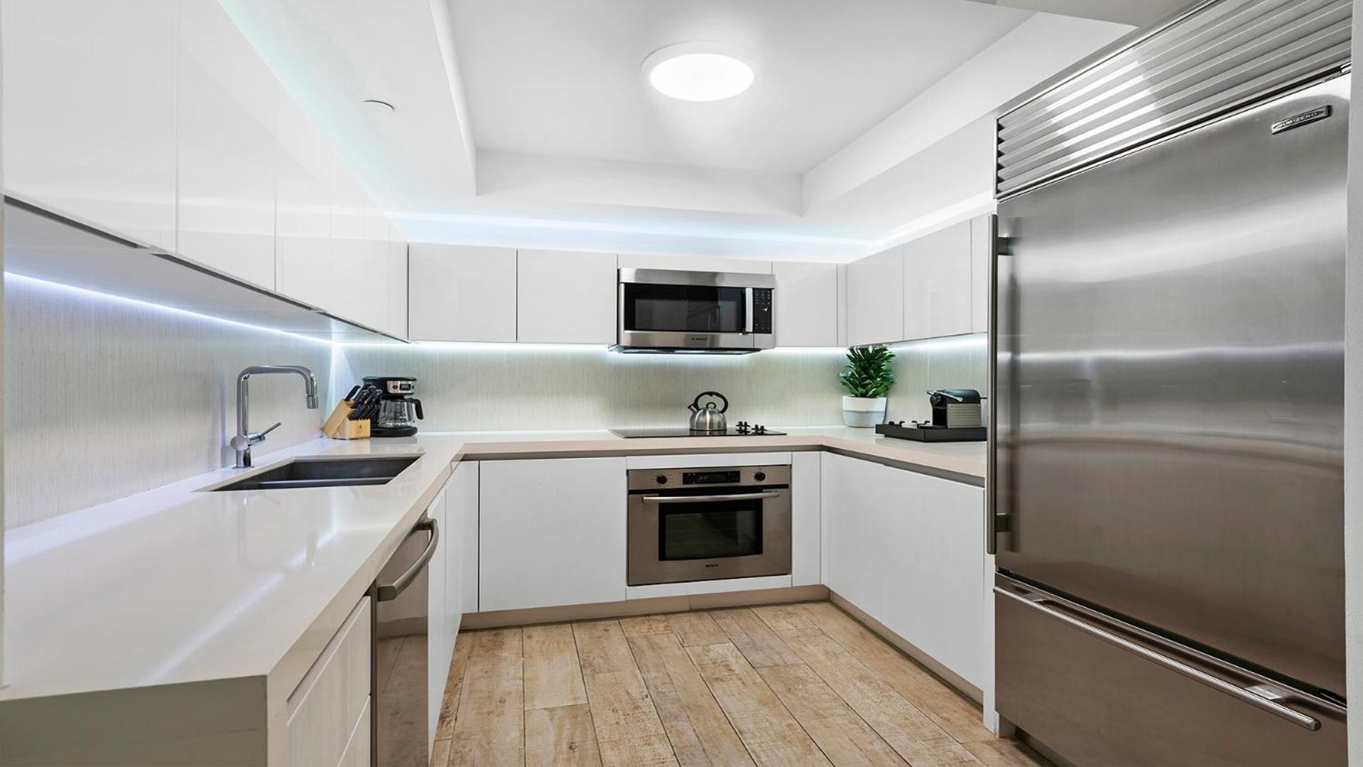 Luxurious Private At 1 & Homes -945