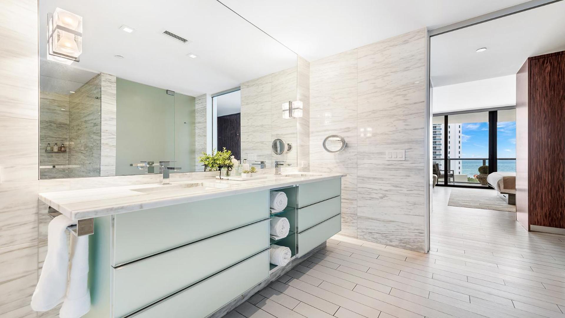 Private At W South - 811 Apartment *
