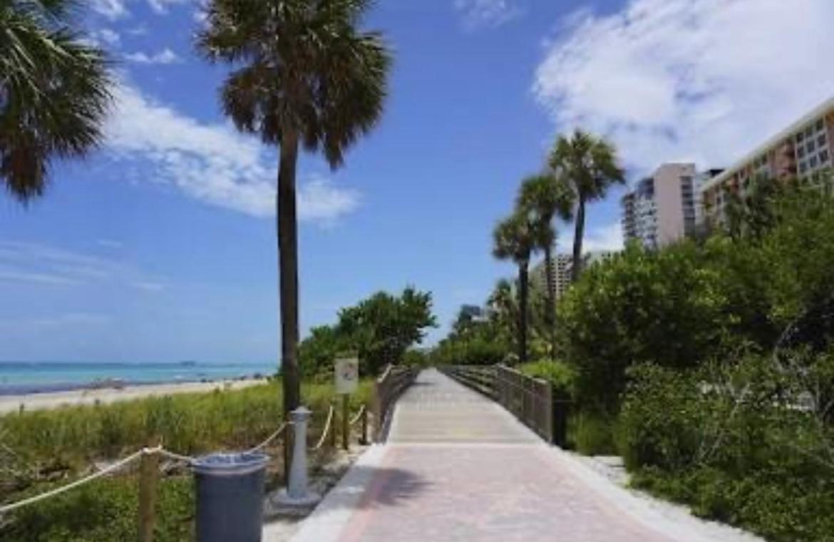 Habitacion Privada Queen A 300 Metros De La Playa- North Beach Homestay Miami Beach