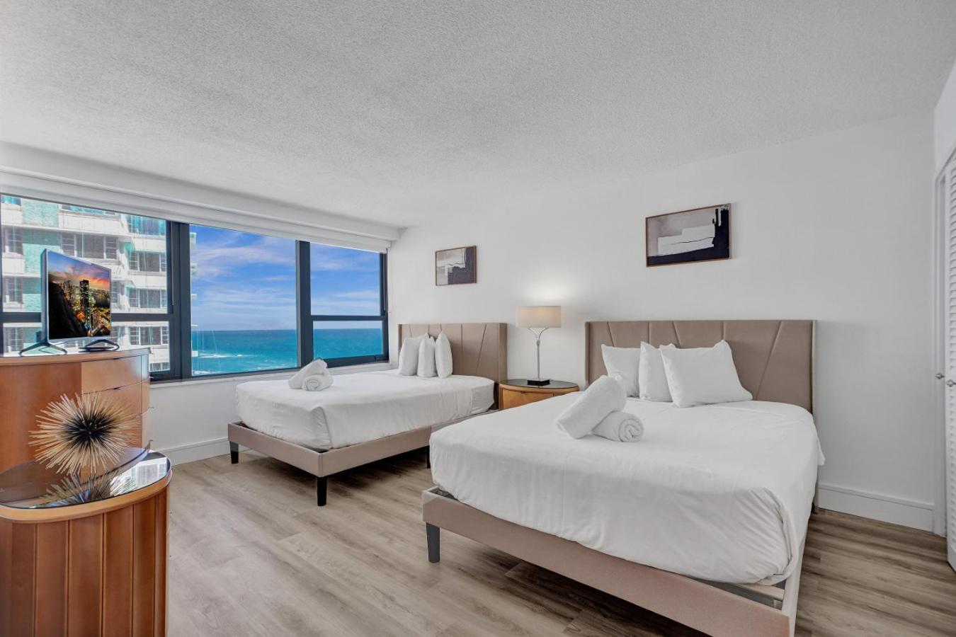 Apartment Classic Amenities Steps From The With Gym And Pool 1208 *