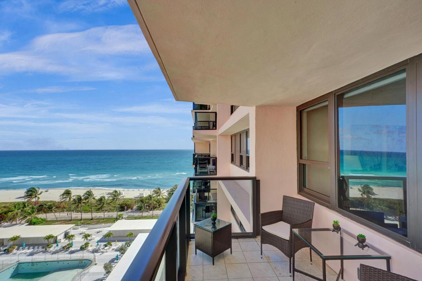 Apartment Classic Amenities Steps From The With Gym And Pool 1208 Miami Beach