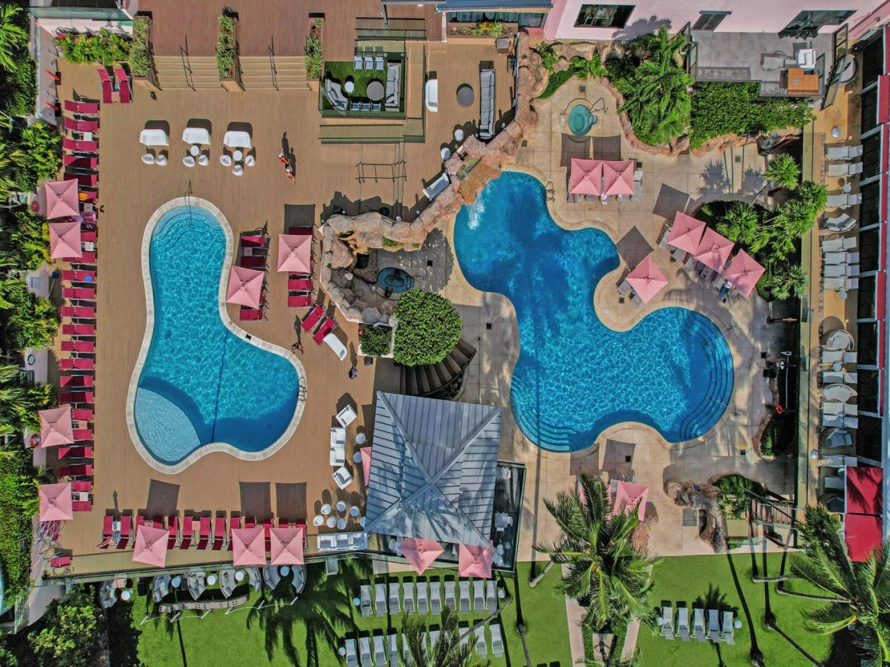 Apartment Classic Amenities Steps From The With Gym And Pool 1208 Miami Beach