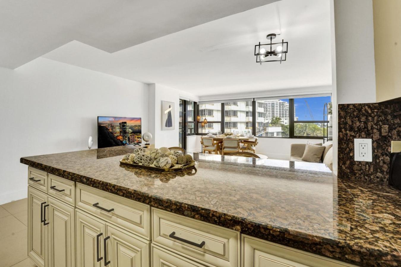 Beautiful Oceanview With Service 504 * Miami Beach