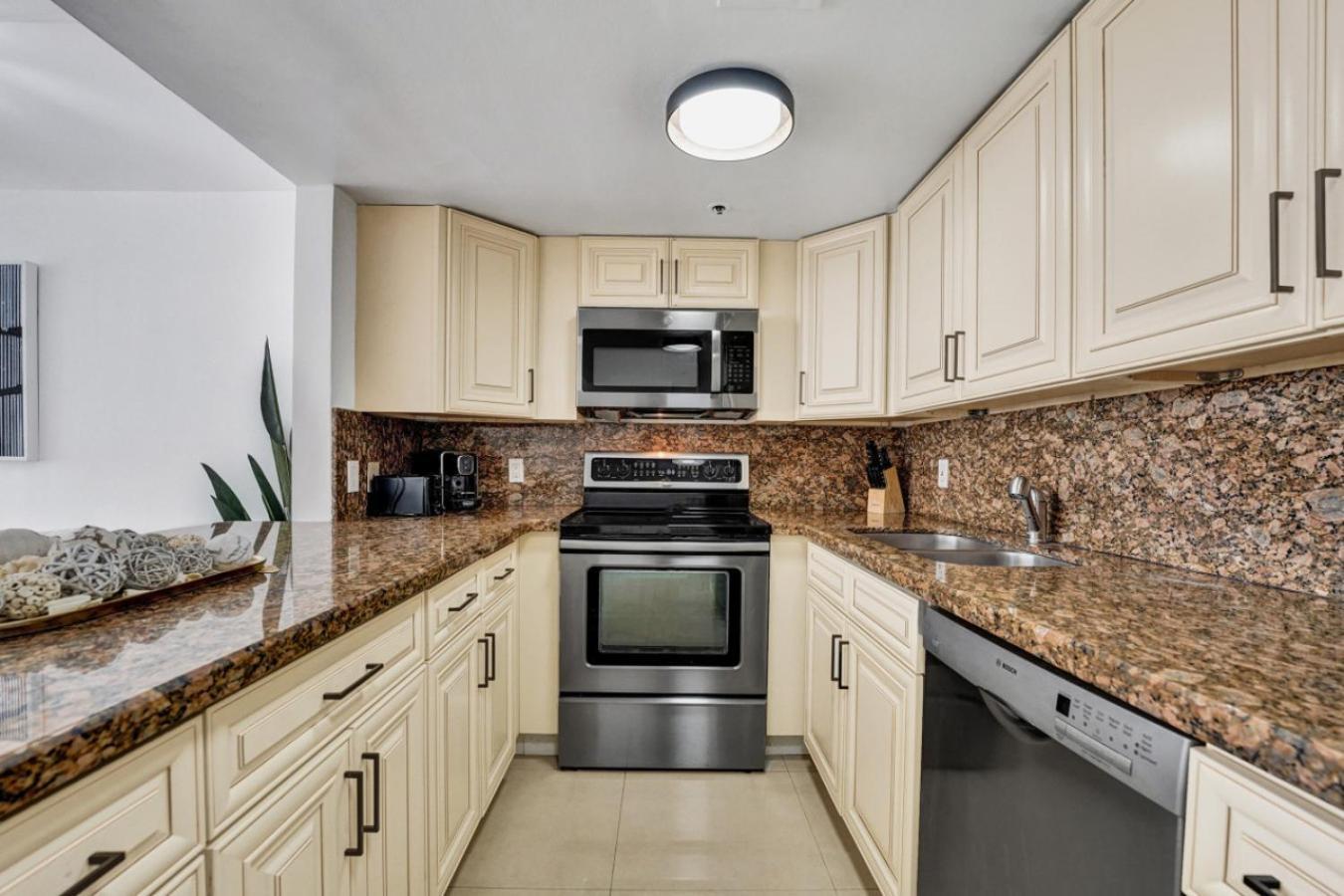 Apartment Beautiful Oceanview With Service 504