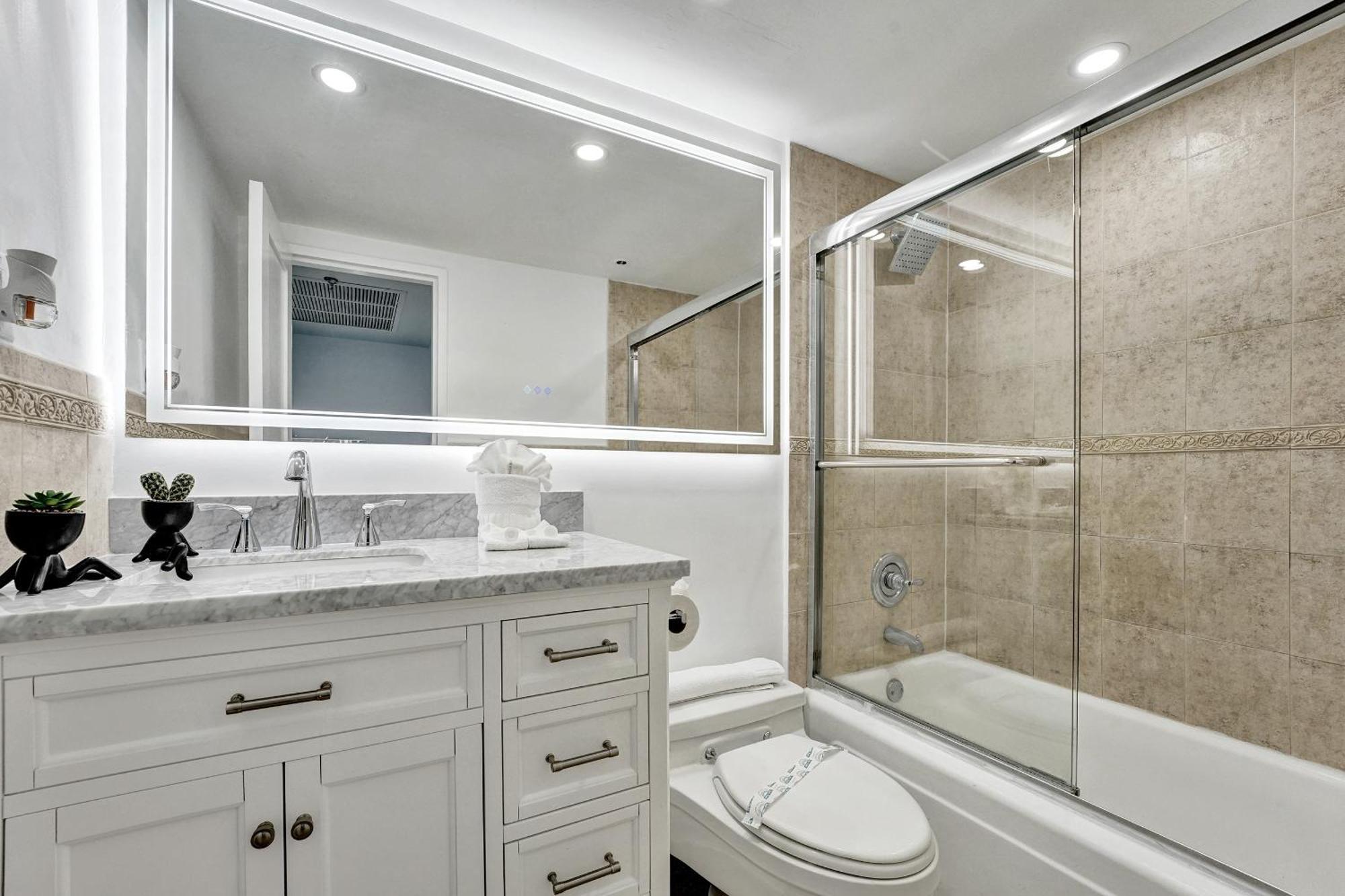 Apartment Breathtaking W Service Unit 908 *