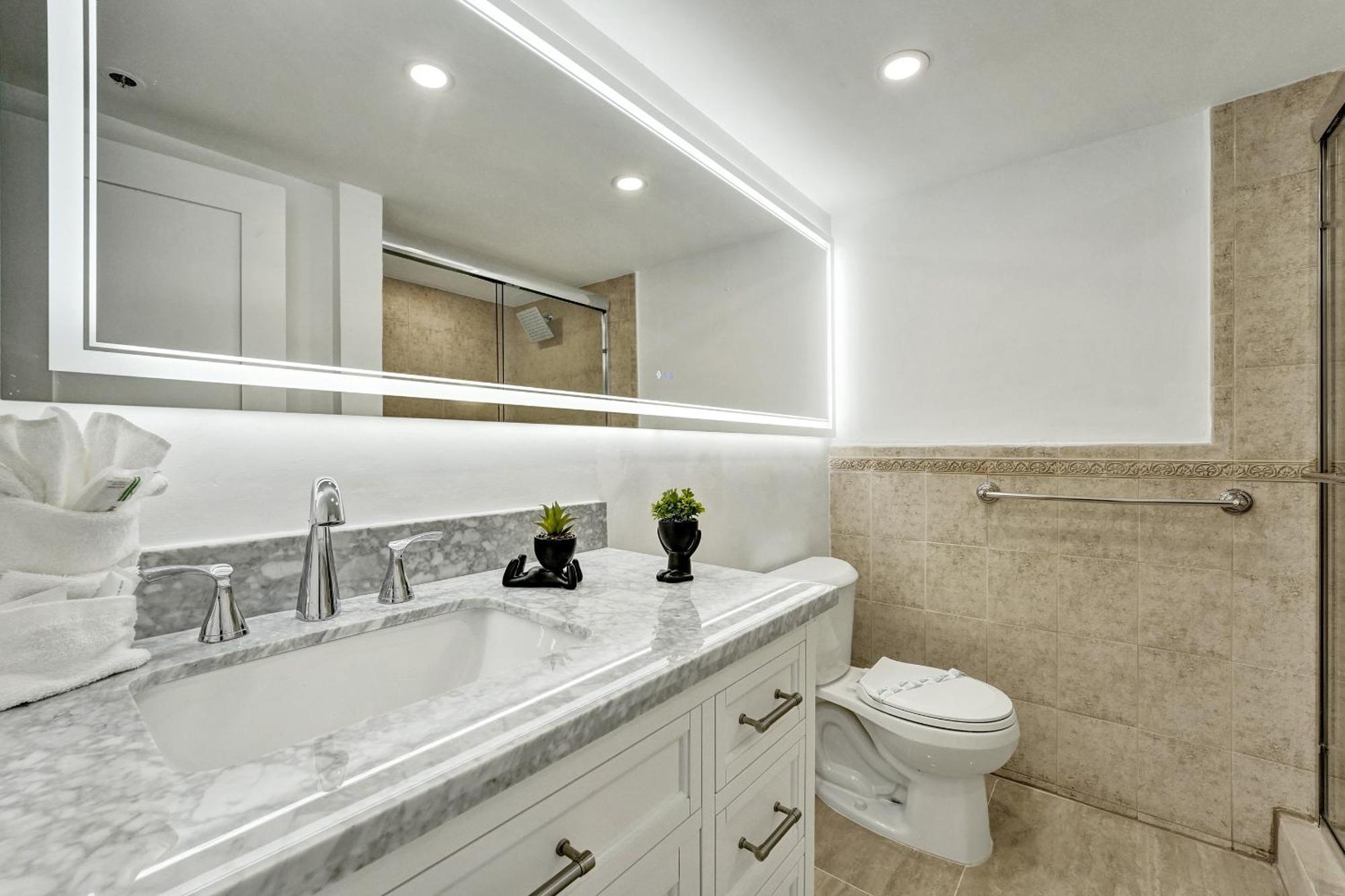 Breathtaking W Service Unit 908 *