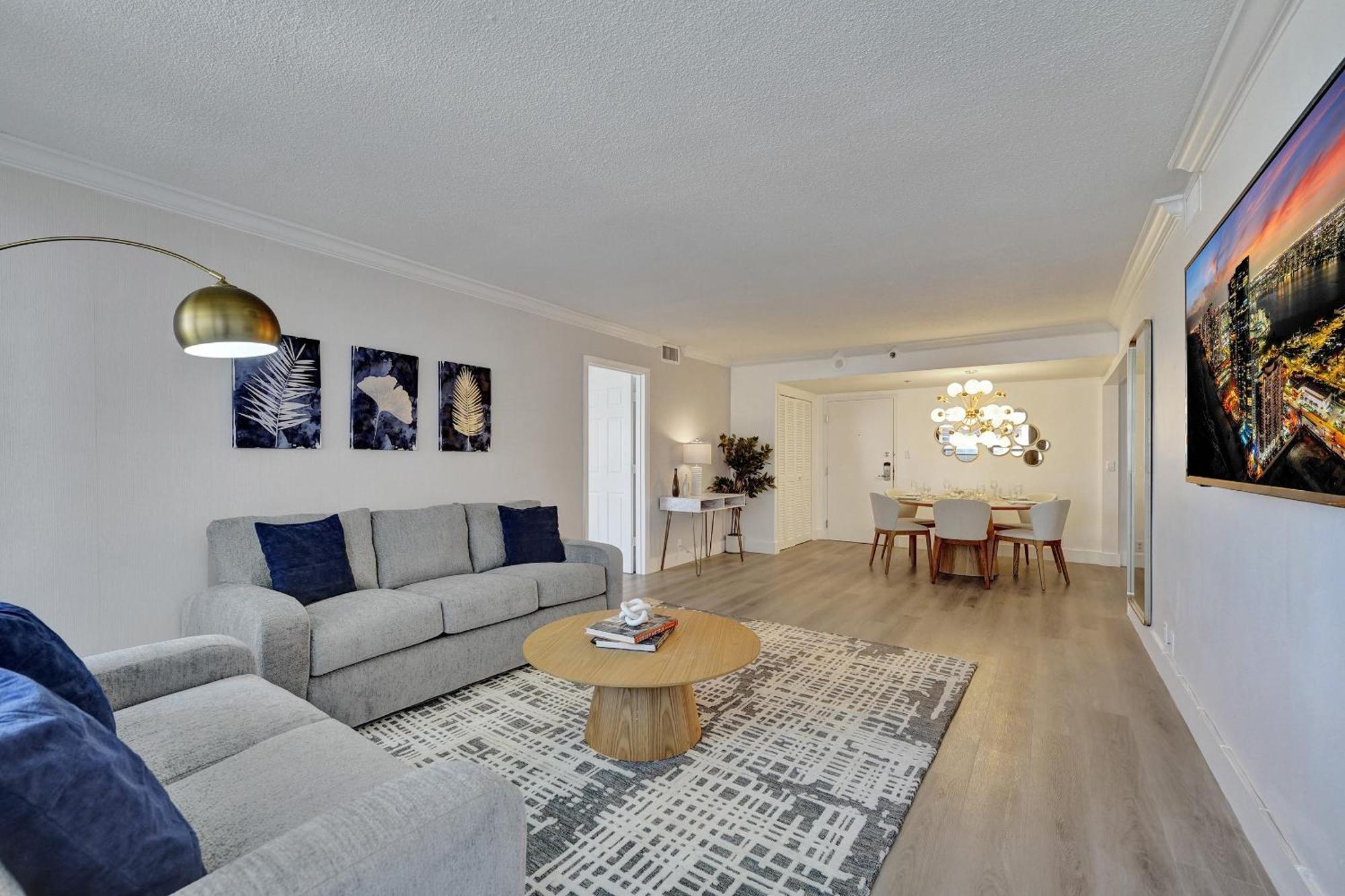 Apartment Breathtaking W Service Unit 908 Miami Beach