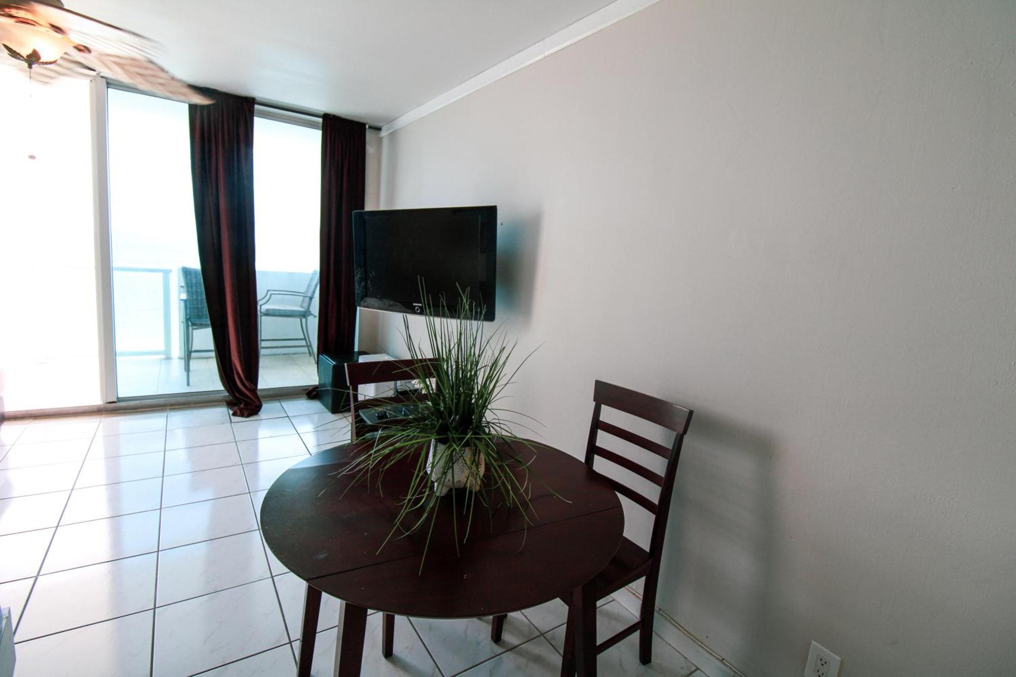 Holiday home Castle 1527 Balcony Direct Access, Pool, Tennis, Free Parking