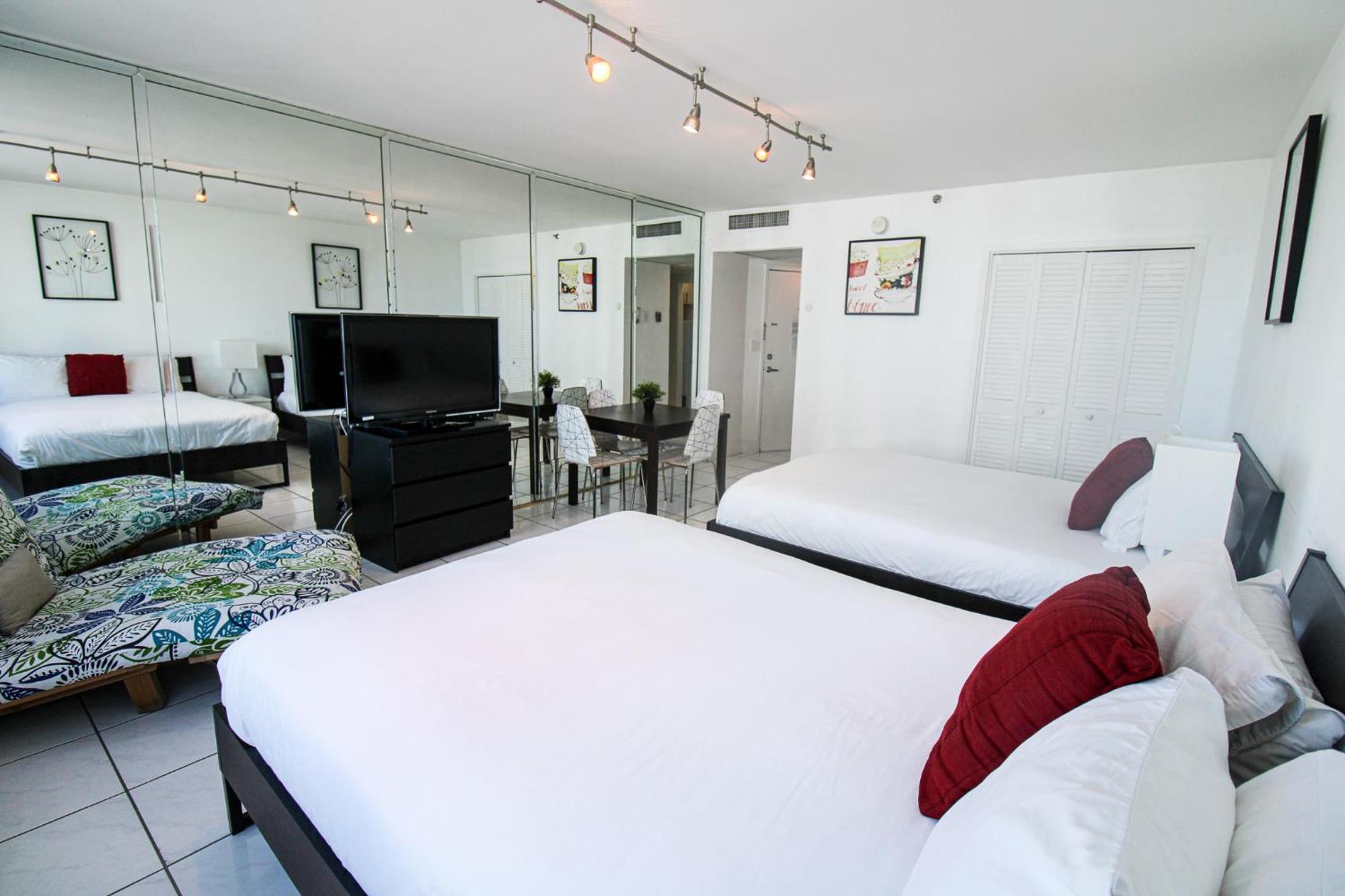 Castle 515 Bayview Direct Access, Pool, Tennis, Free Parking Holiday home *