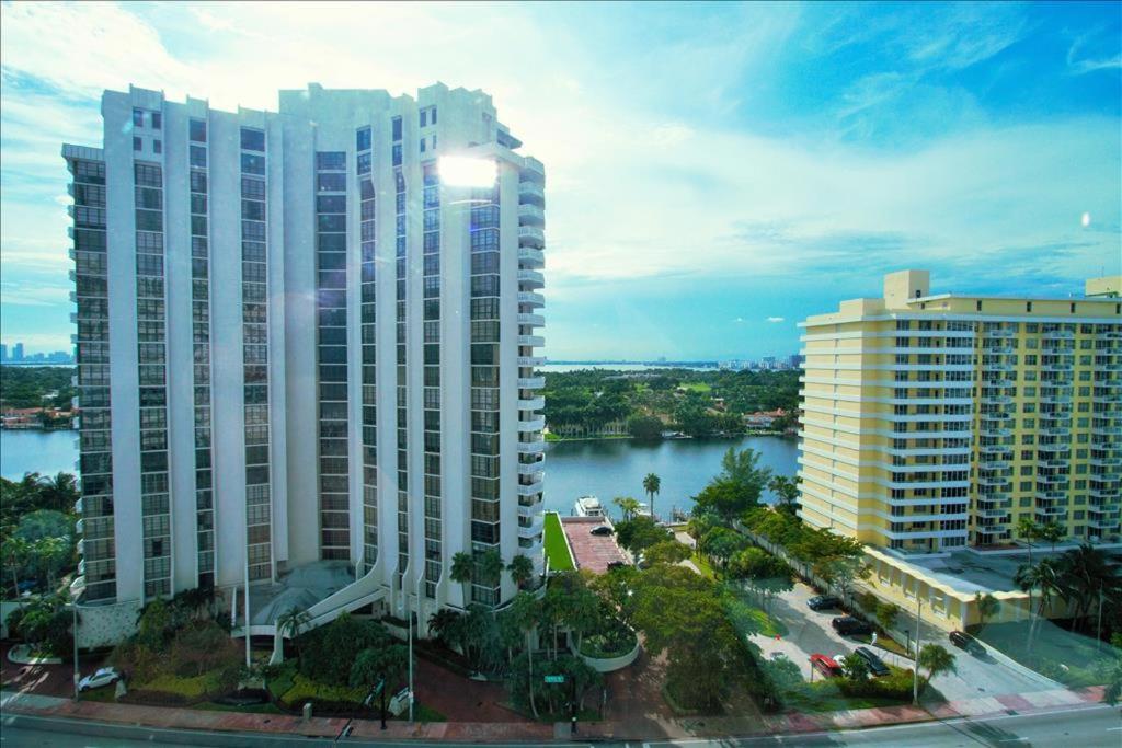 Castle 515 Bayview Direct Access, Pool, Tennis, Free Parking Holiday home
