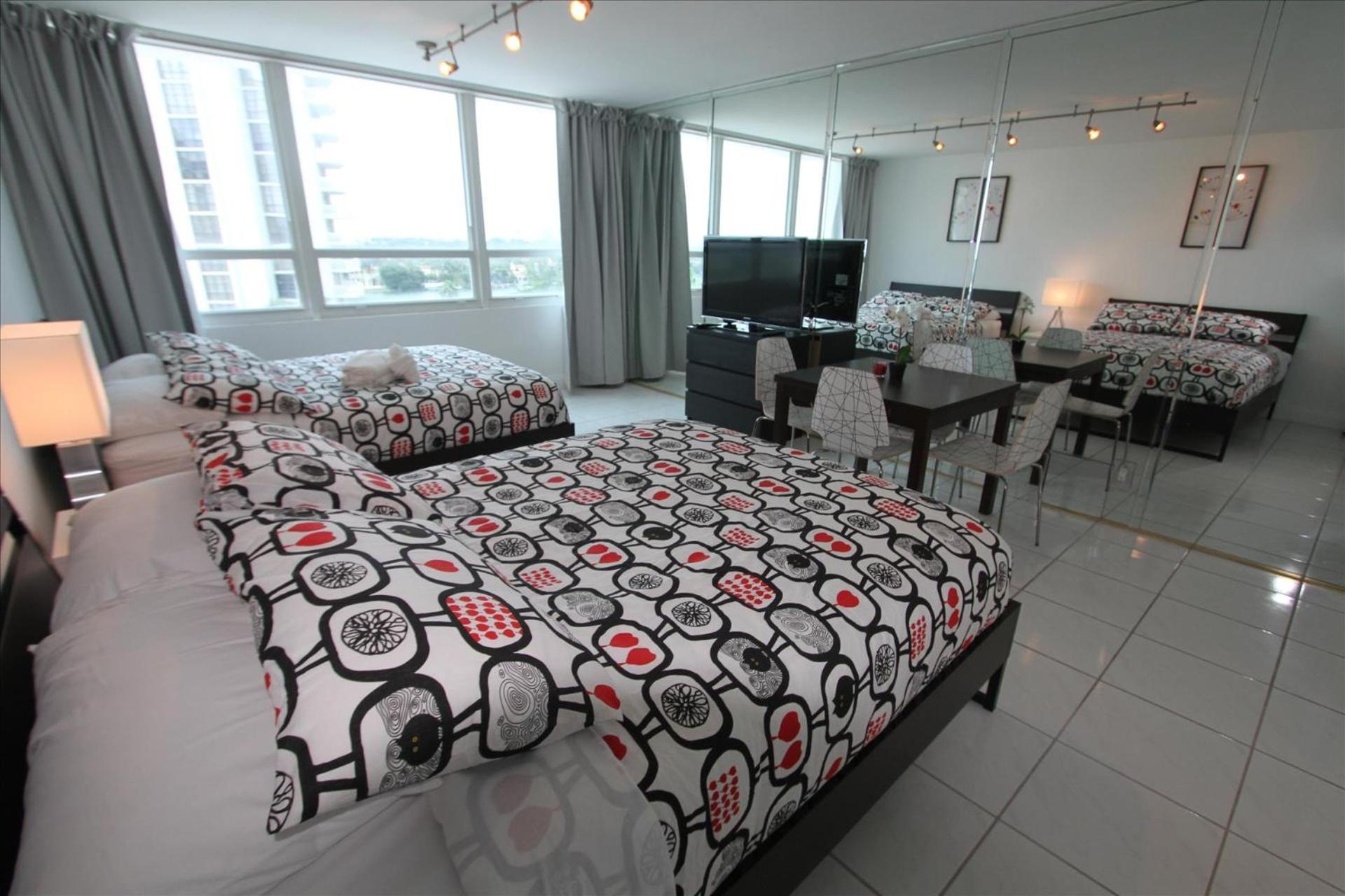 Castle 515 Bayview Direct Access, Pool, Tennis, Free Parking Holiday home *