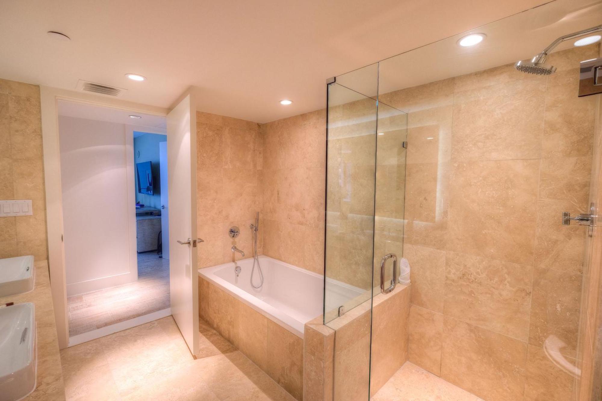 Apartment Oceanview Private At 1 & Homes -1211 Miami Beach