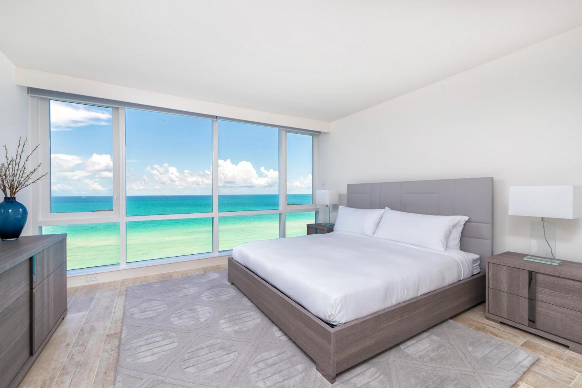 Apartment Oceanfront Private At 1 & Homes -1019