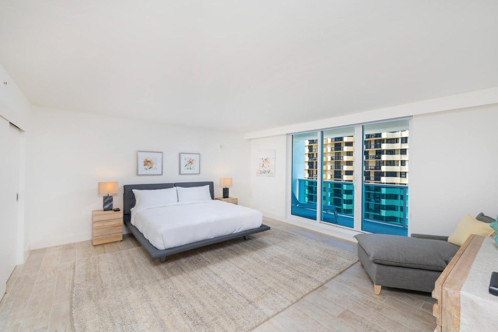 Apartment Oceanfront Private At 1 & Homes -1019 Miami Beach