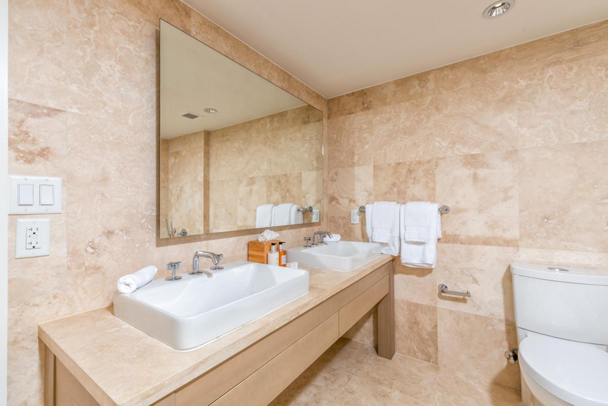 Oceanfront Private At 1 & Homes -1019 Apartment
