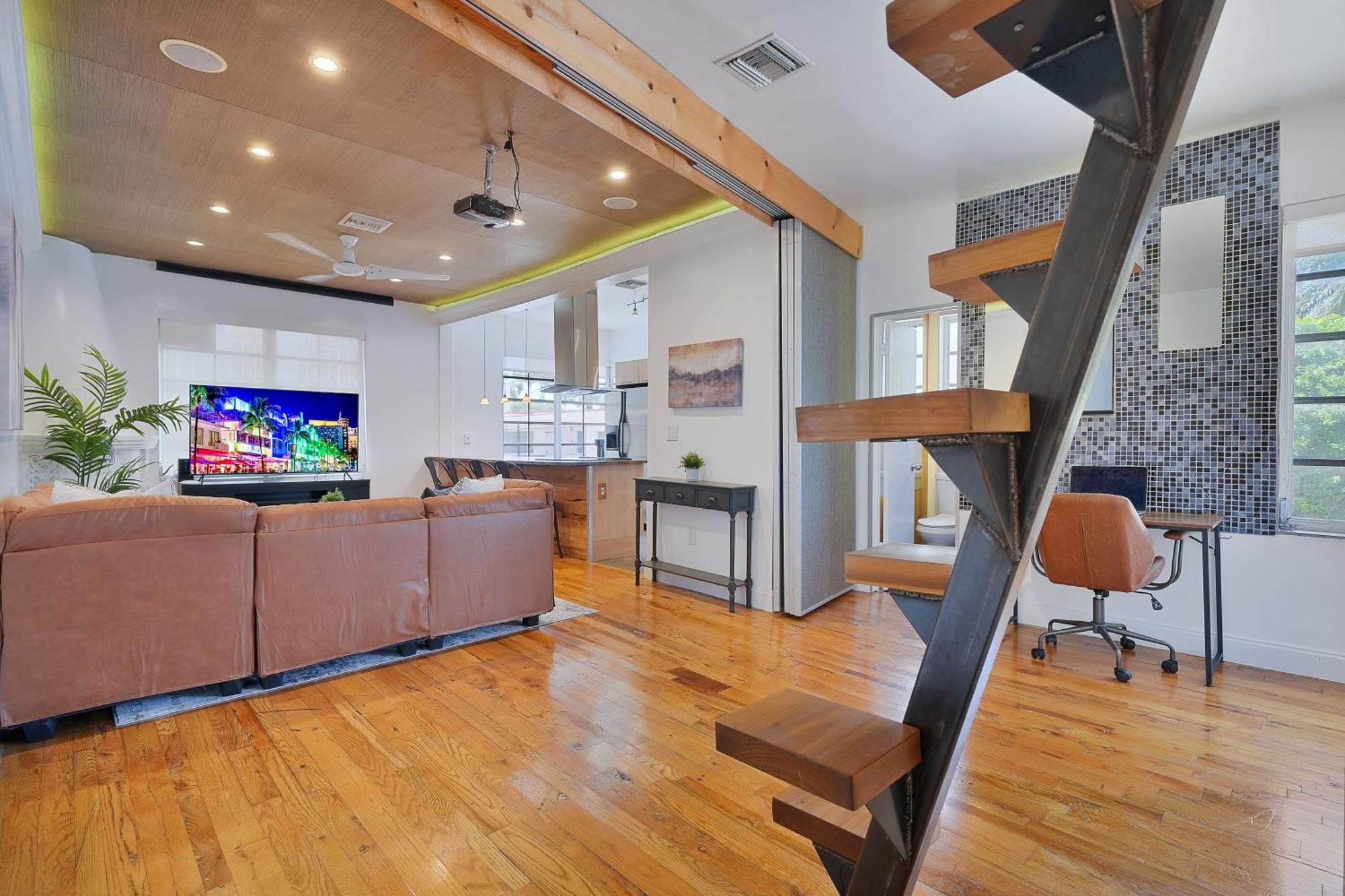 Apartment Big Beautiful South Loft Sleeps 8 Near Ocean *