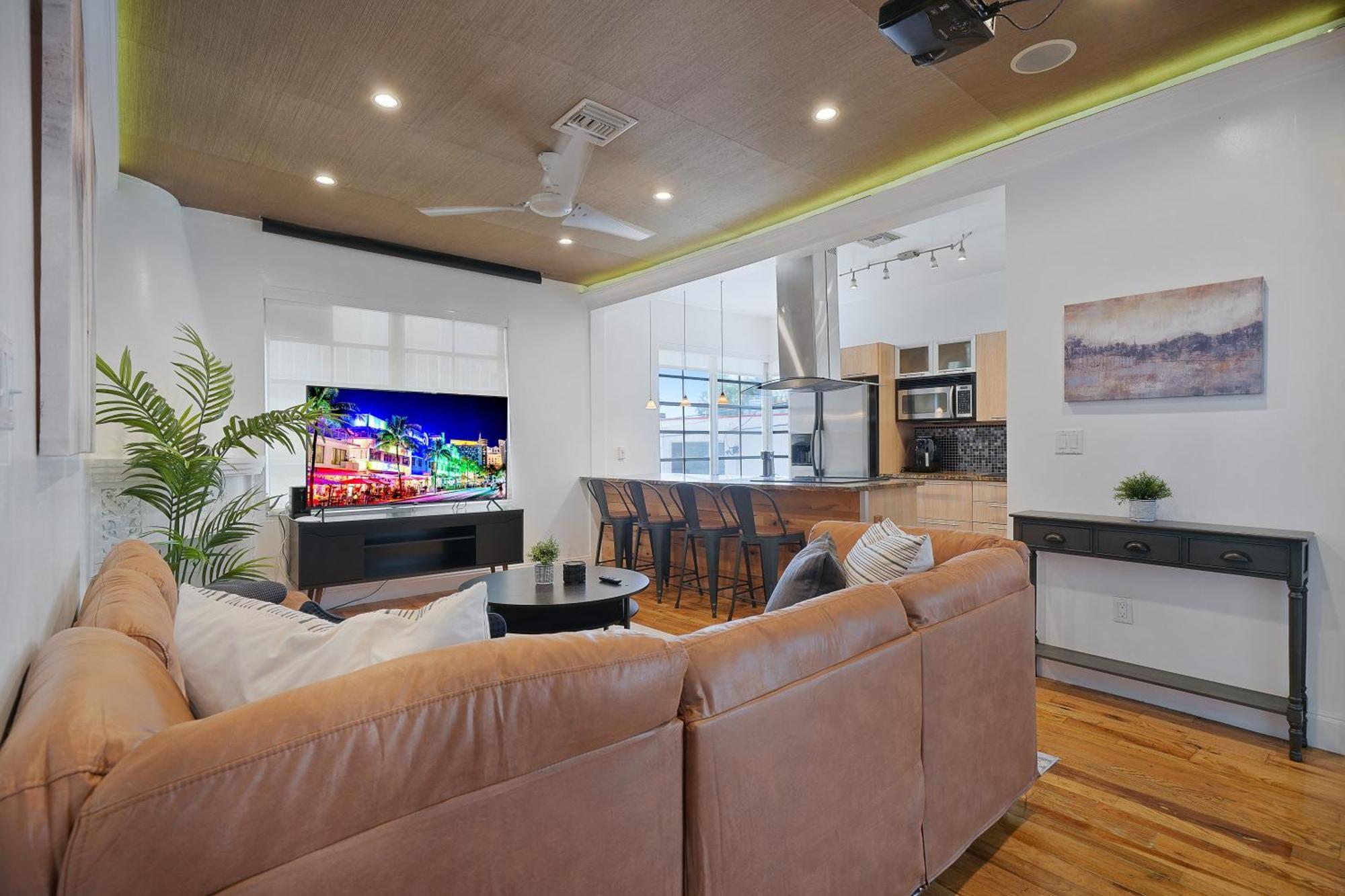 Big Beautiful South Loft Sleeps 8 Near Ocean Apartment Miami Beach