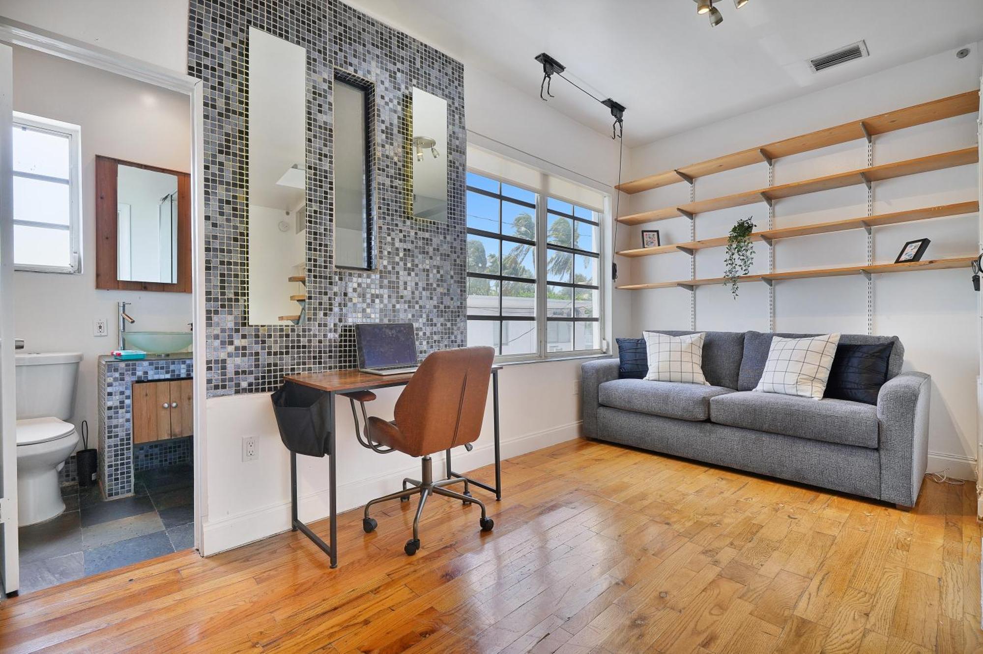 Apartment Big Beautiful South Loft Sleeps 8 Near Ocean