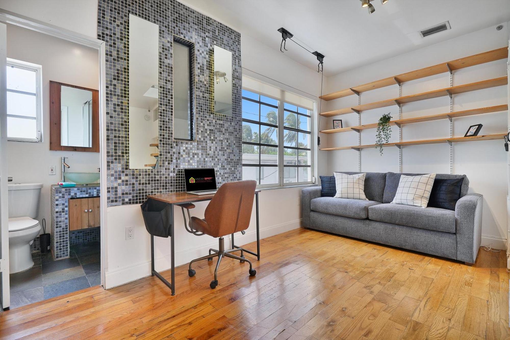 Big Beautiful South Loft Sleeps 8 Near Ocean Miami Beach