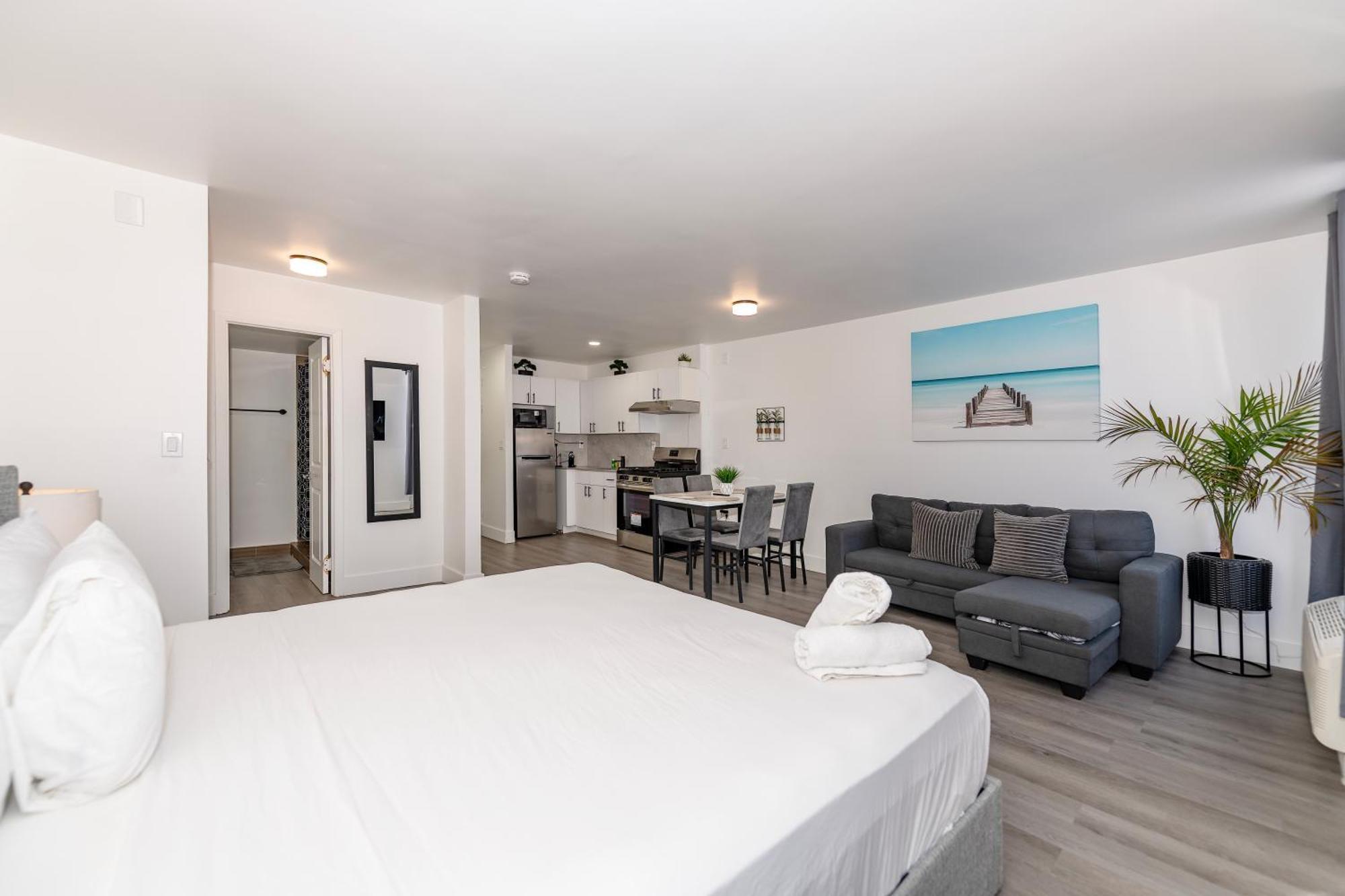 Apartment Sobe On Washington
